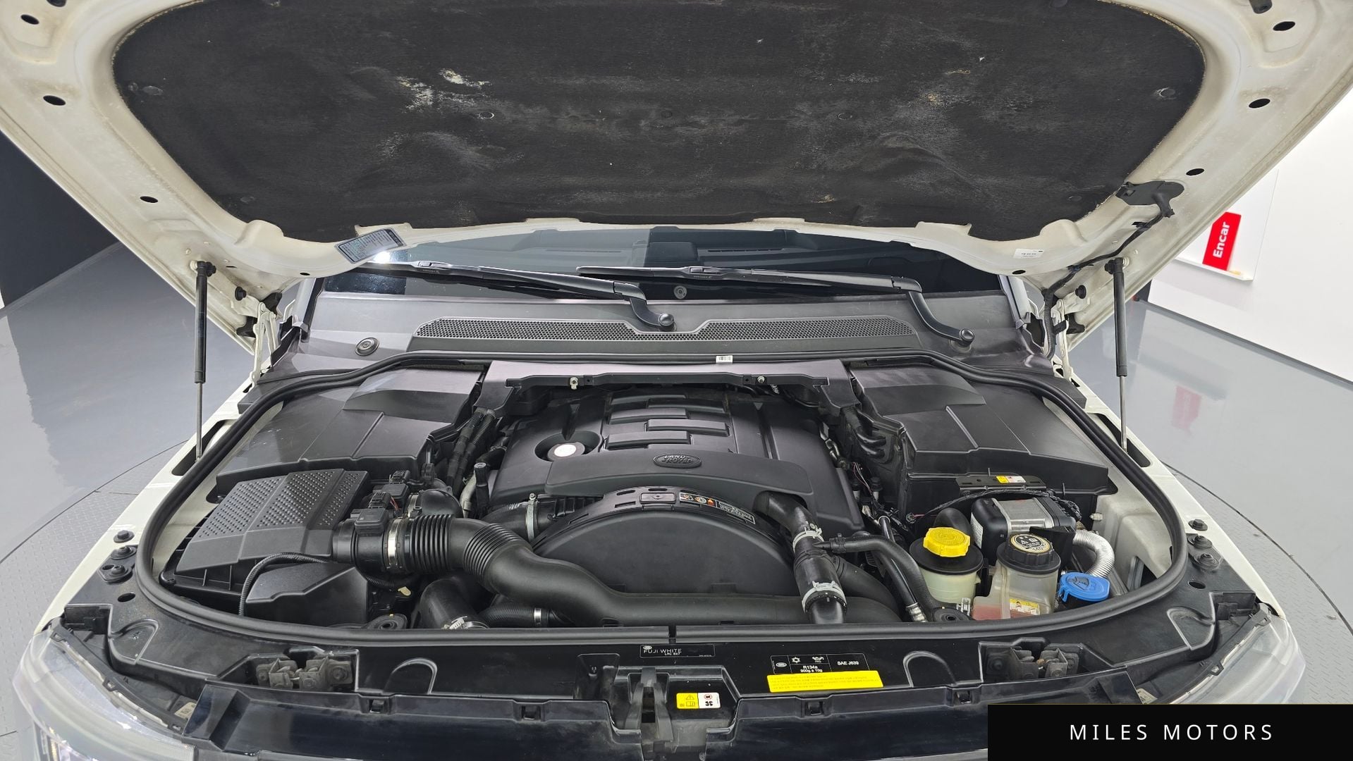Land Rover Discovery 2015 — миниатюра 6