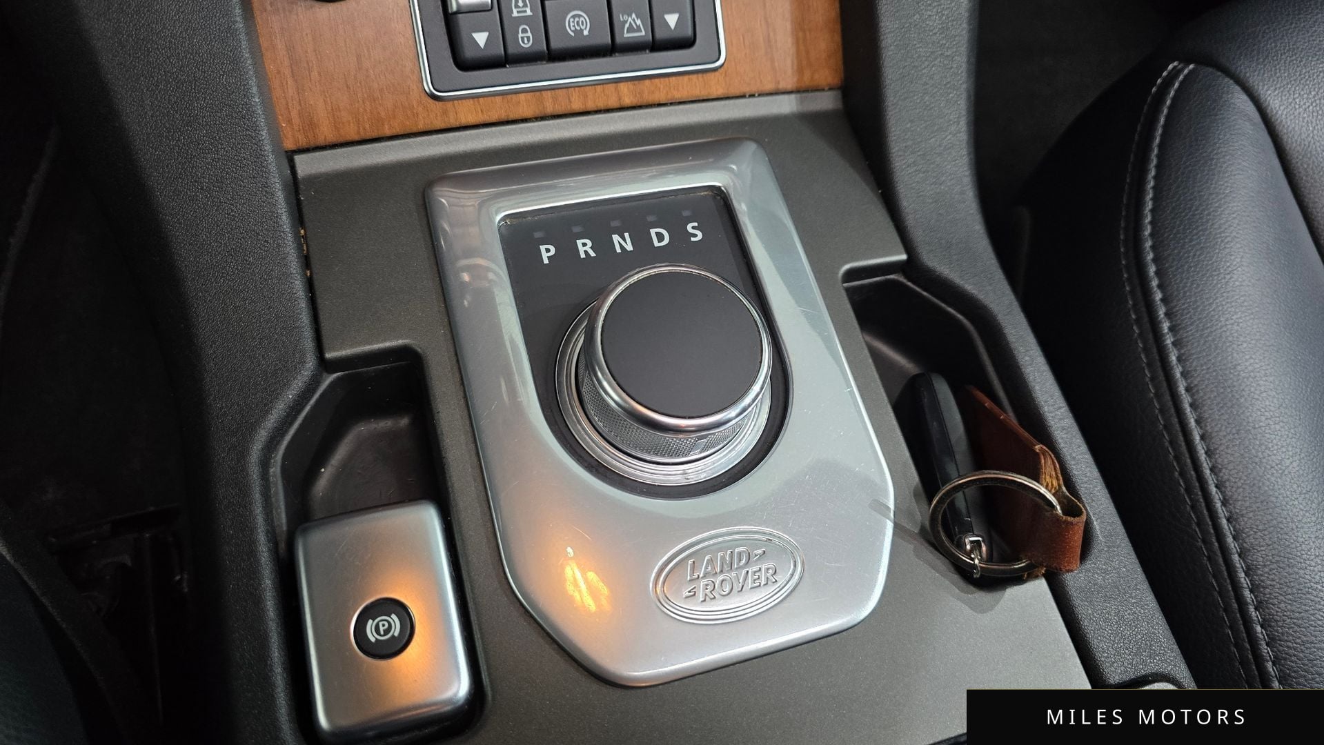 Land Rover Discovery 2015 — миниатюра 9