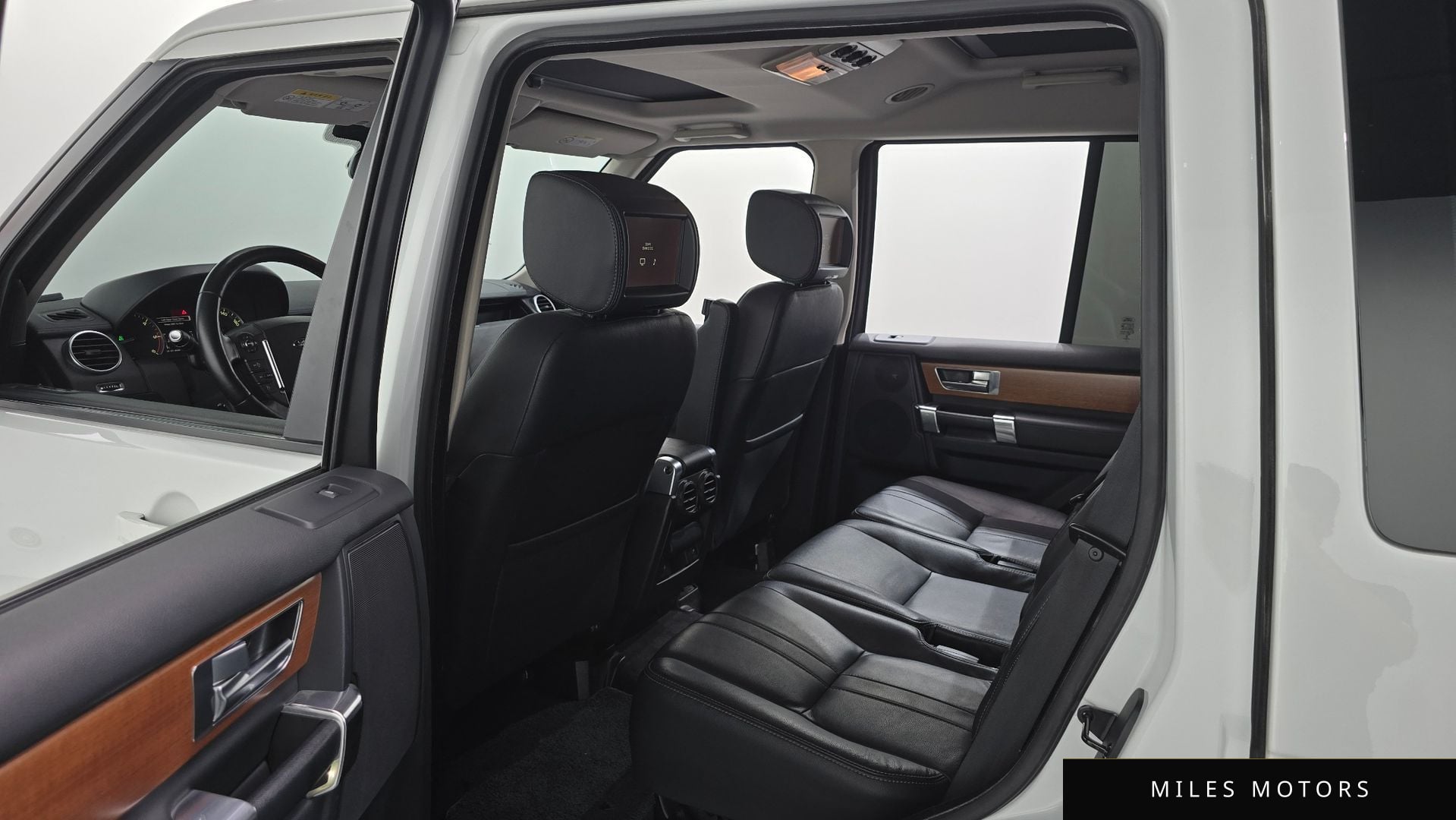 Land Rover Discovery 2015 — миниатюра 12
