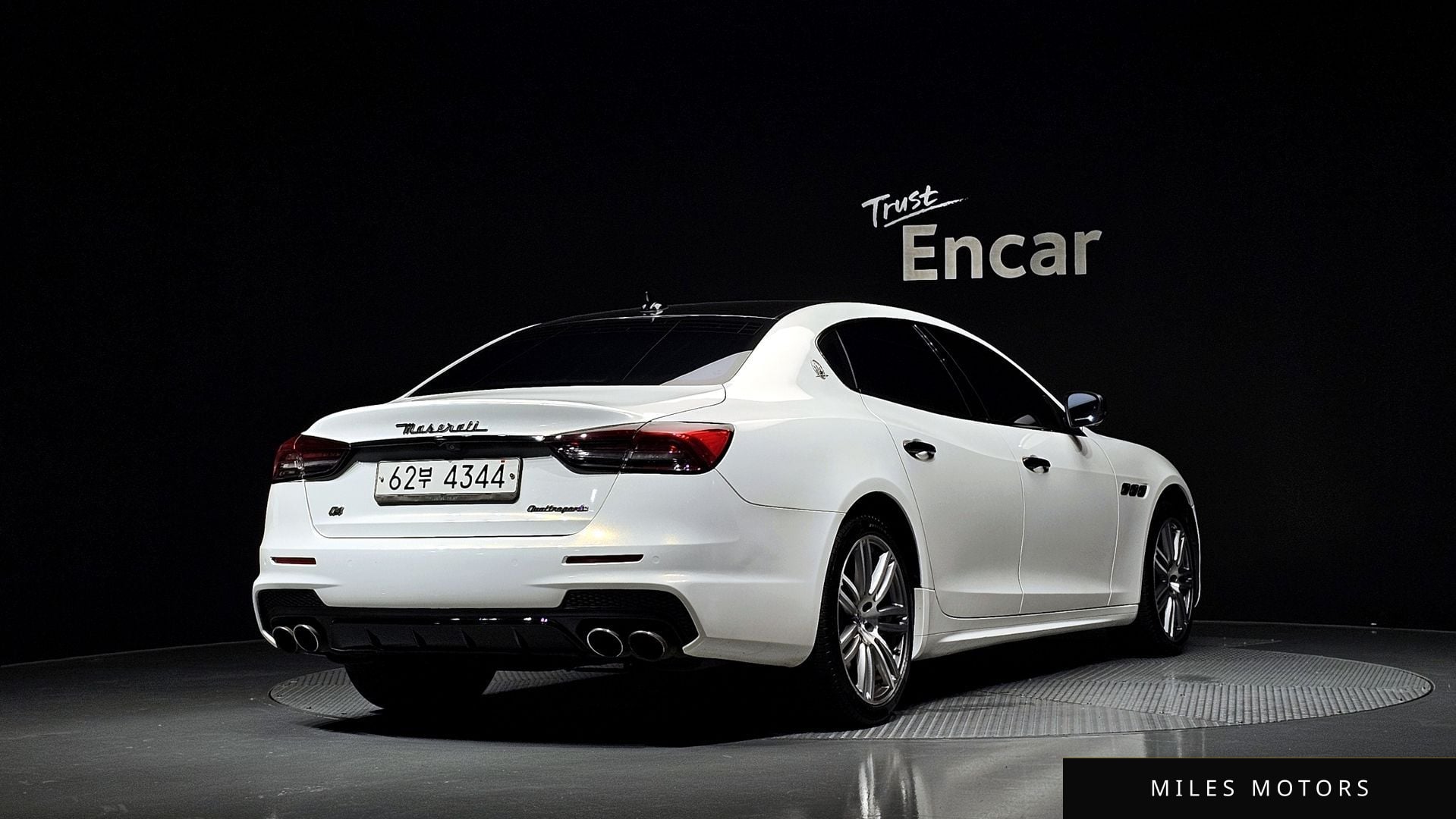 Maserati Quattroporte 2017 — фото 1 из 12