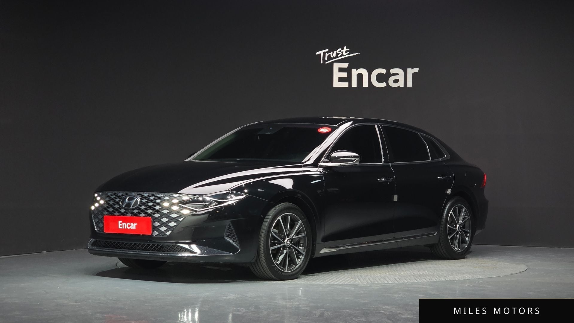 Hyundai Grandeur 2023 — фото 1 из 12