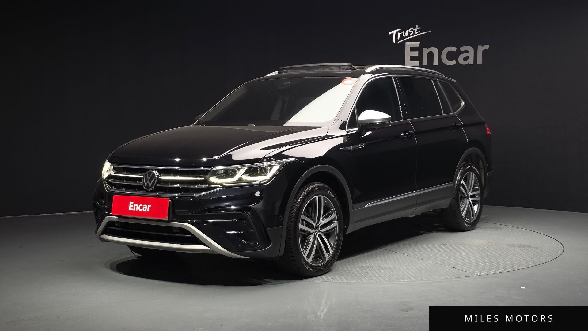 Volkswagen Tiguan 2023 — фото 1 из 12