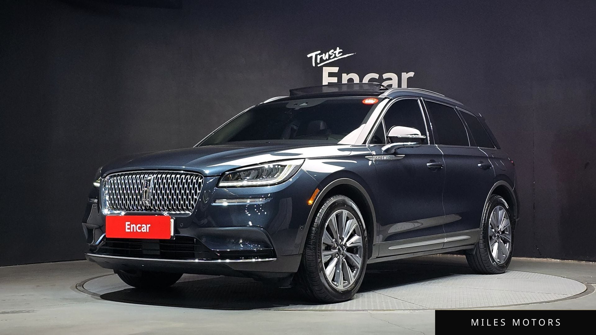 Lincoln Corsair 2022 — фото 1 из 12