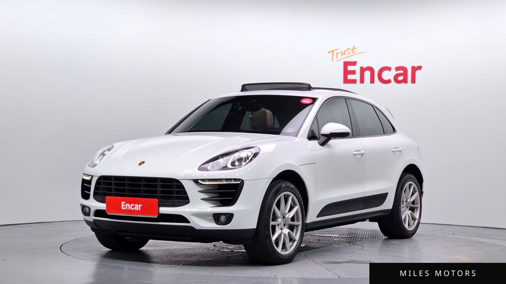 Porsche Macan 2018 — фото 1 из 12
