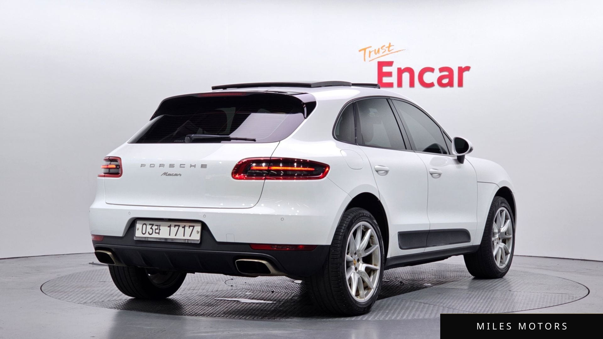 Porsche Macan 2018 — миниатюра 2