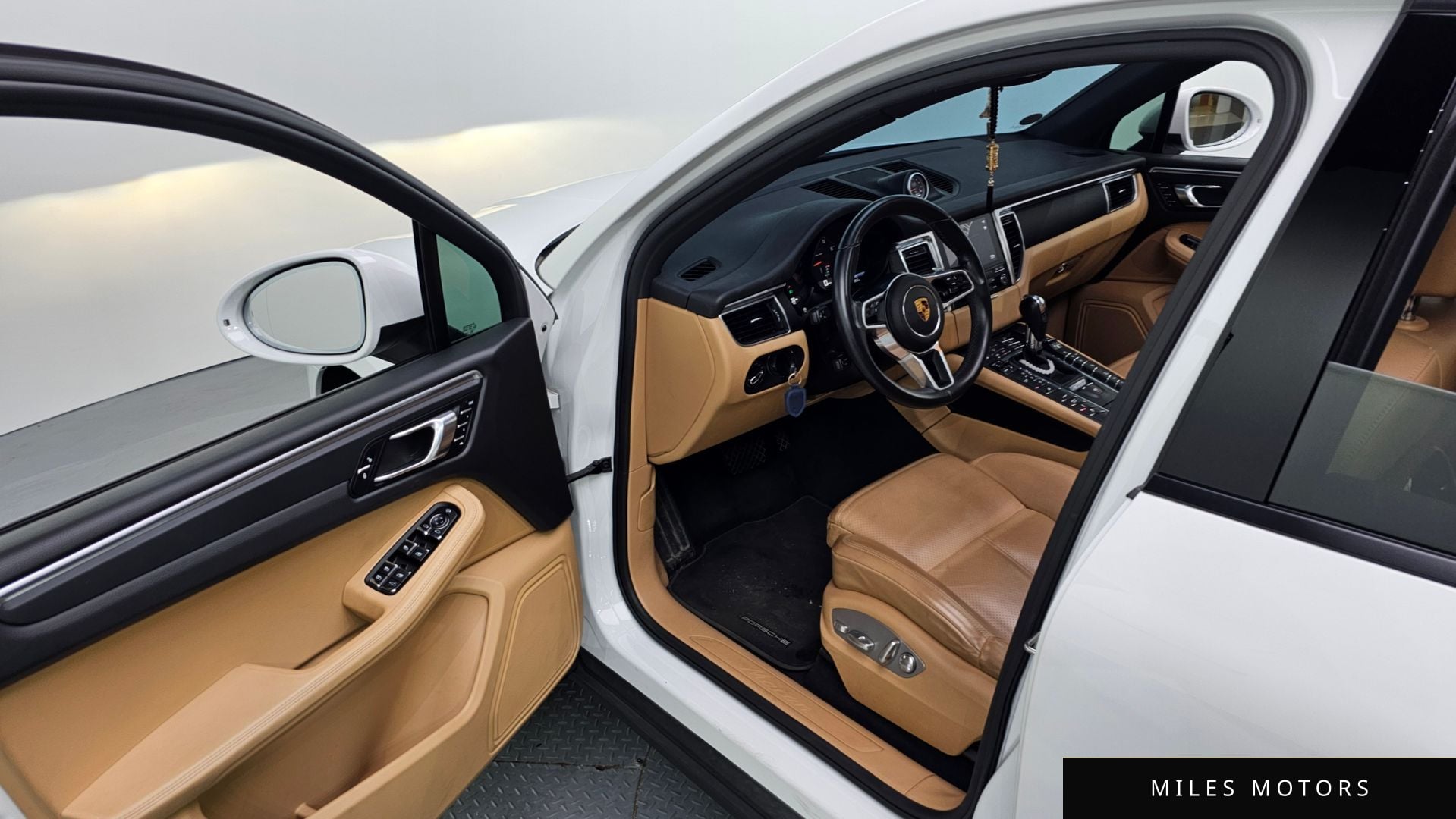 Porsche Macan 2018 — миниатюра 10
