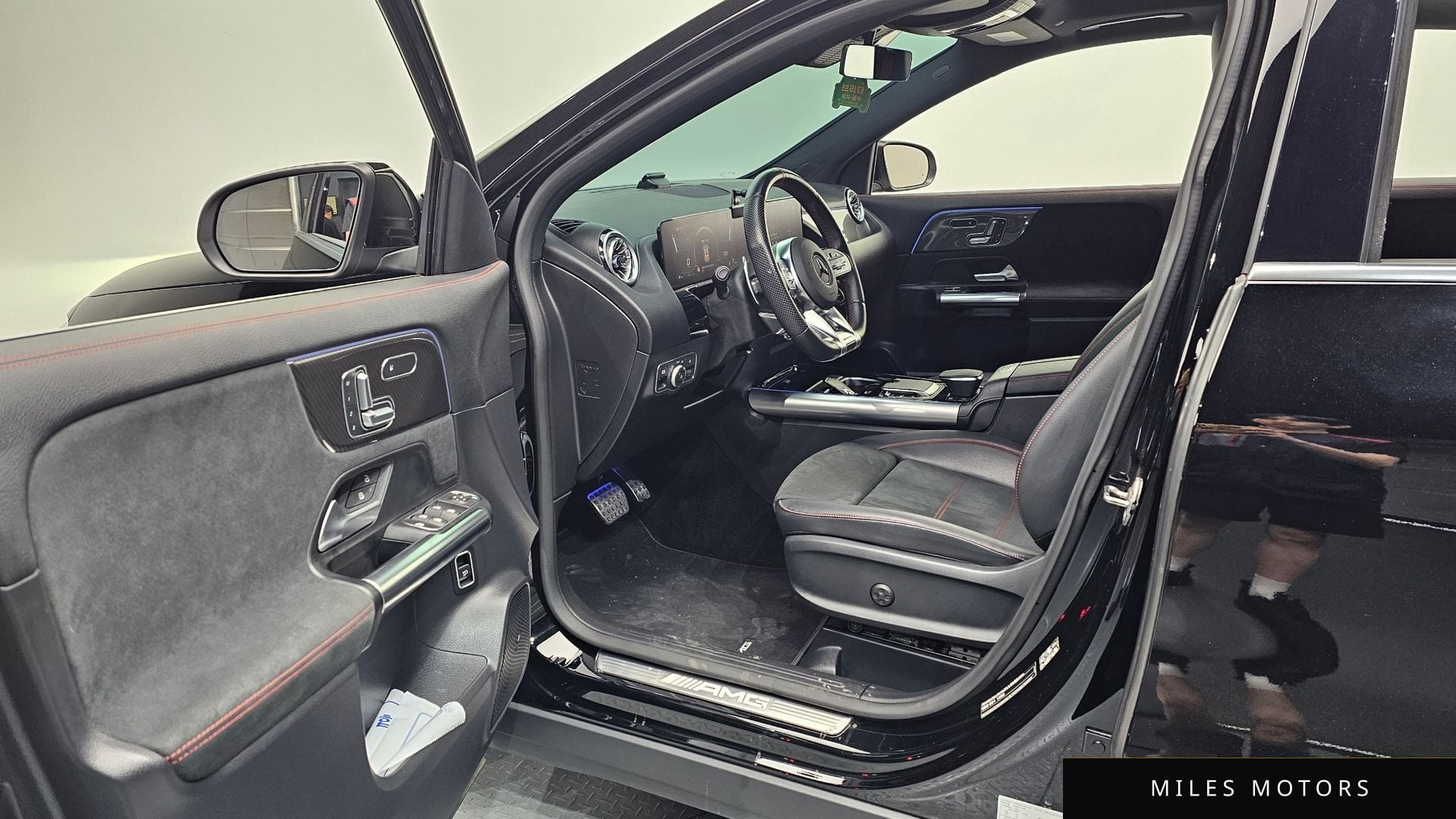 Mercedes-Benz GLA-Class H247 2023 — миниатюра 12