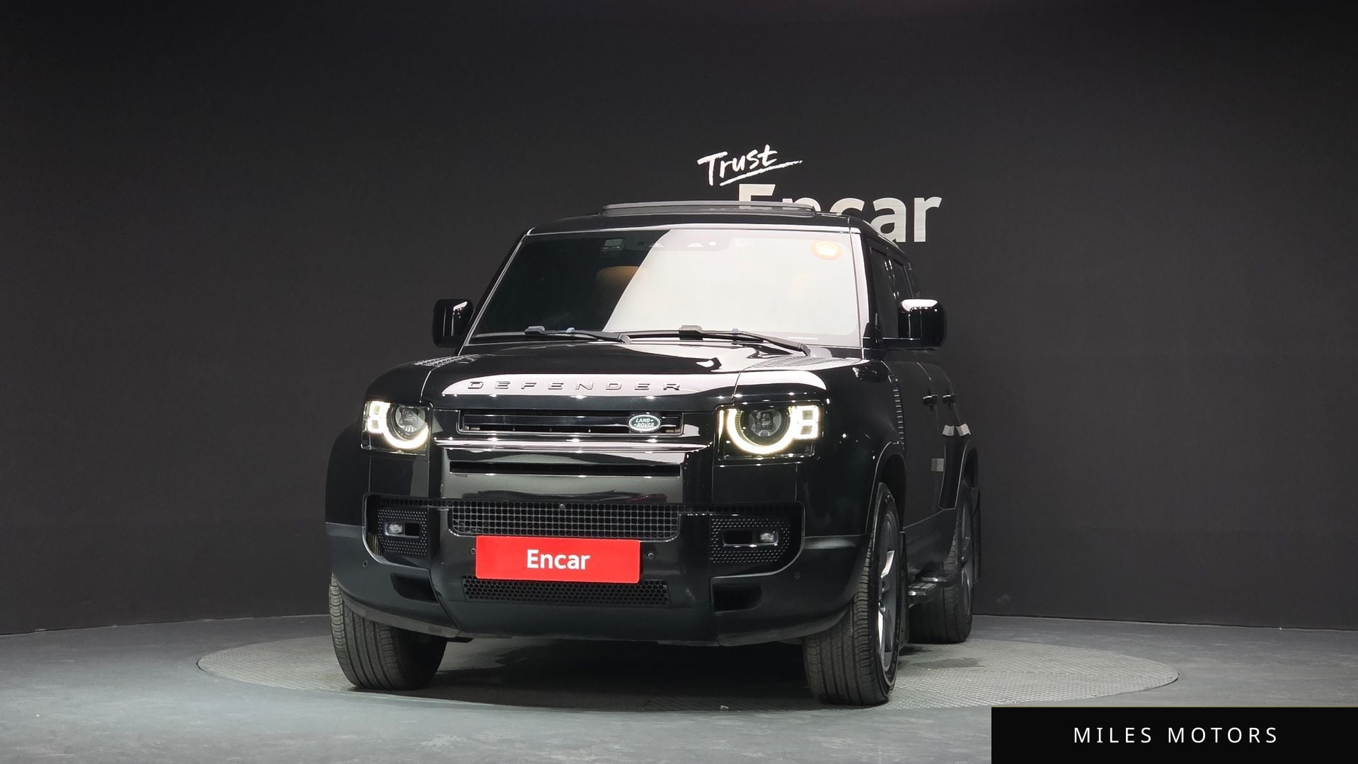 Land Rover Defender 2023 — миниатюра 3
