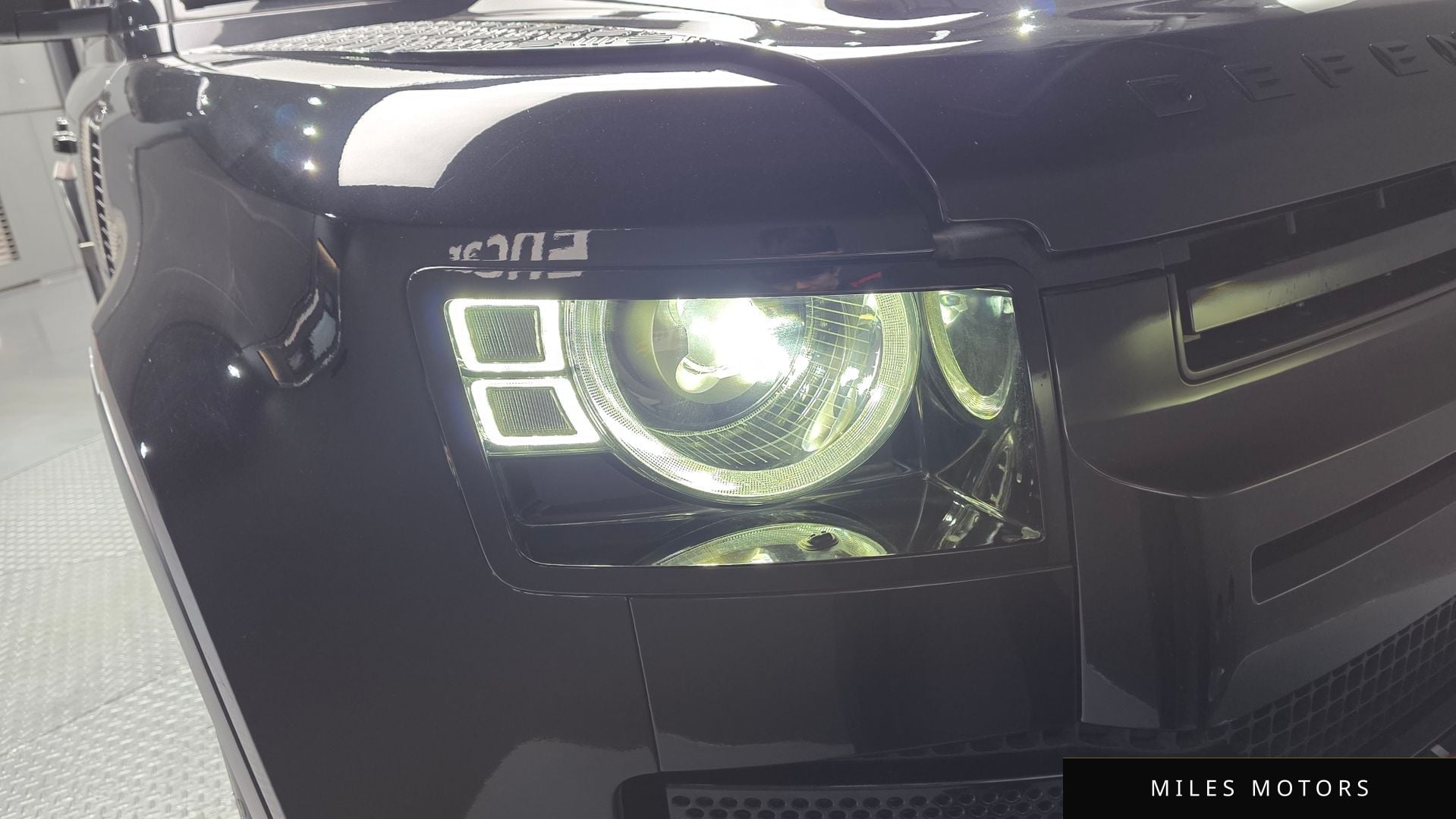 Land Rover Defender 2023 — миниатюра 8