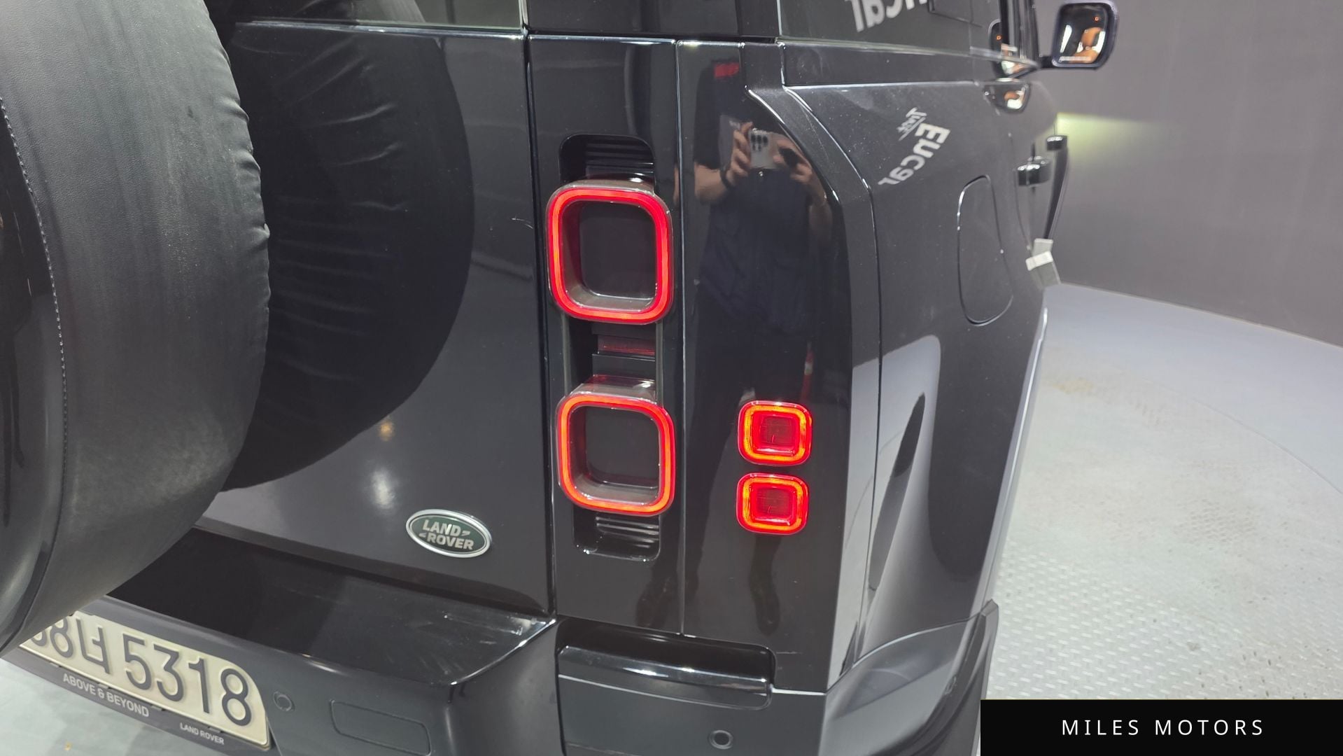 Land Rover Defender 2023 — миниатюра 9