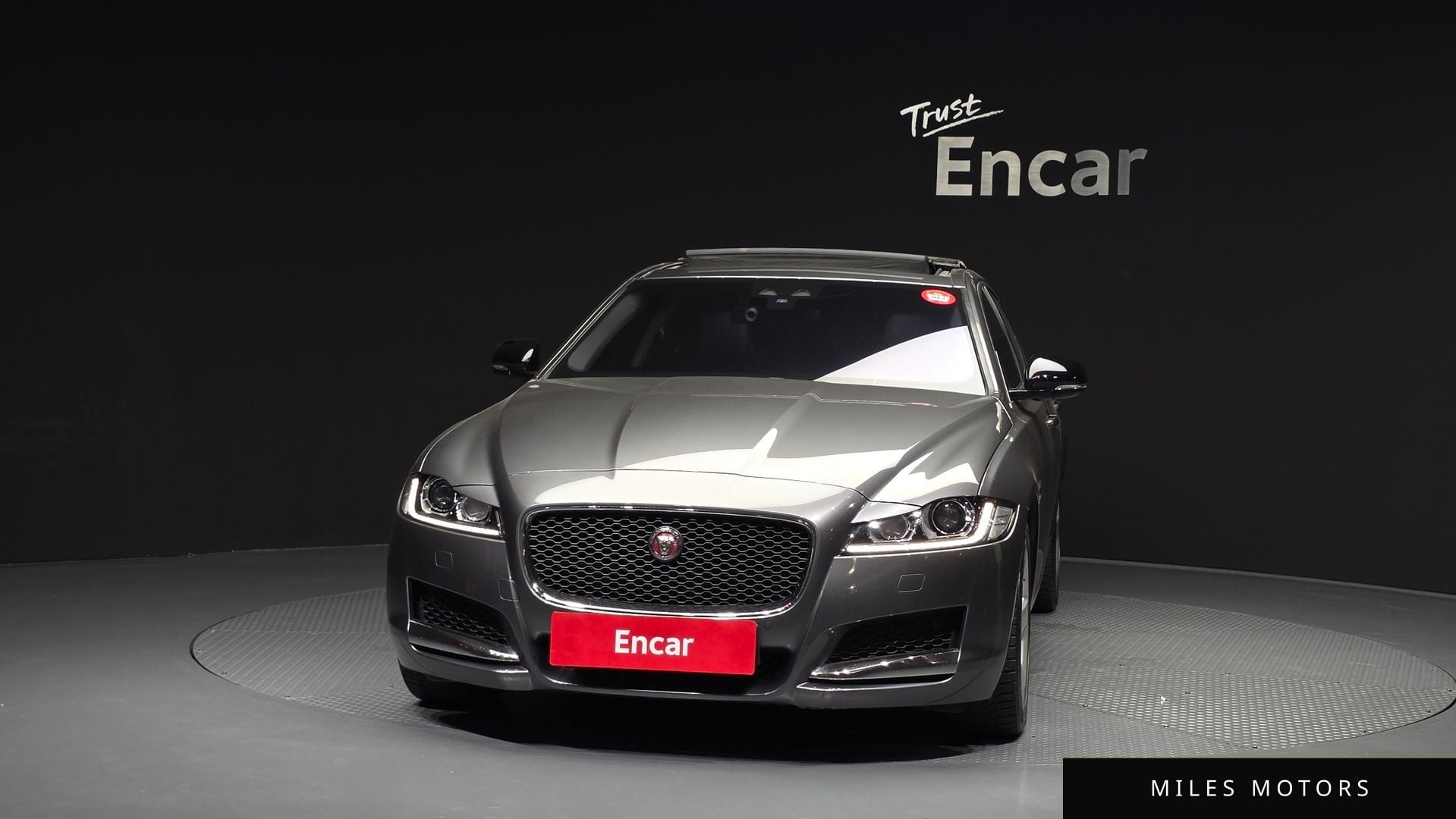 Jaguar XF (X260) 2018 — миниатюра 3