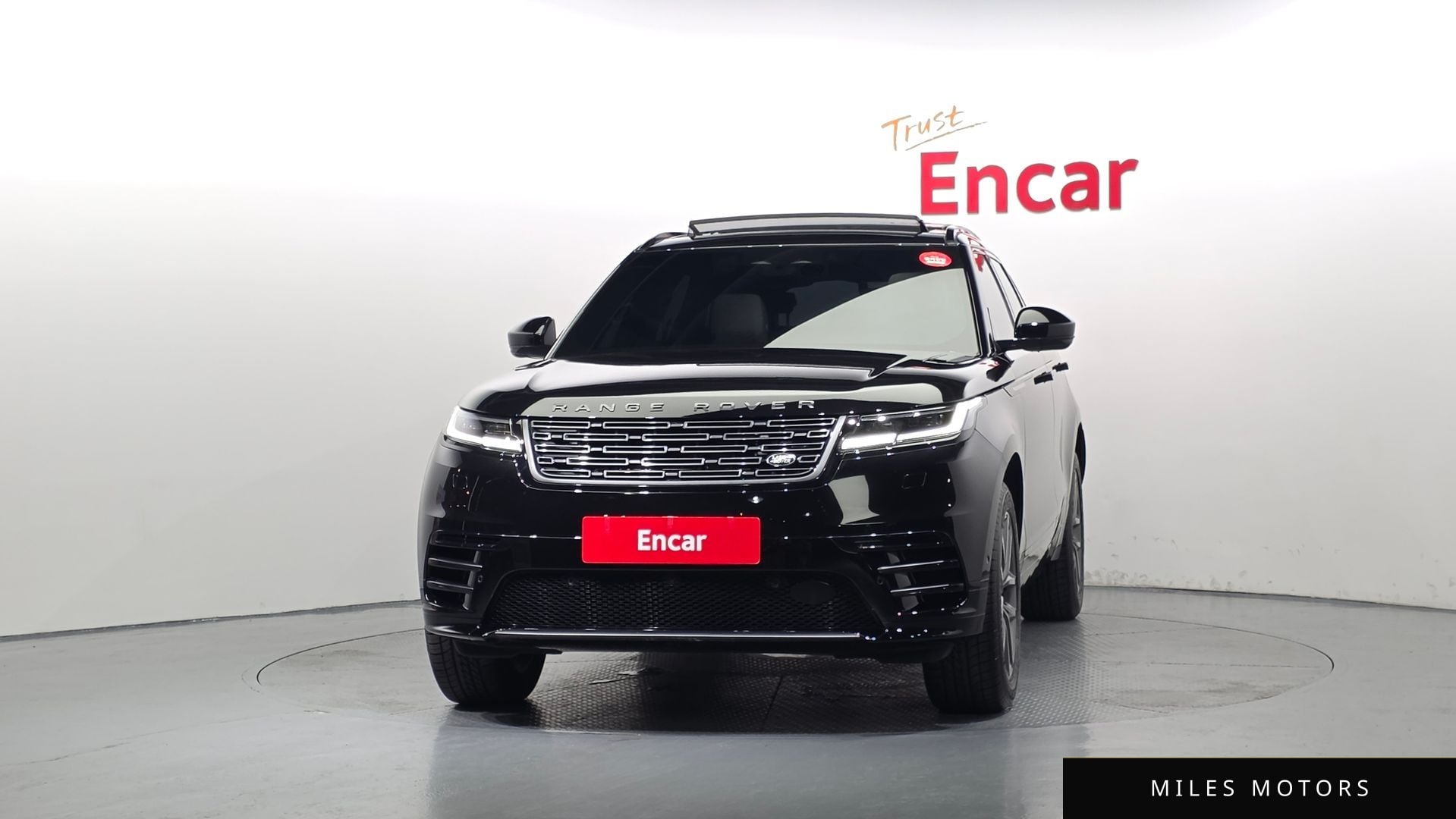 Land Rover Range Rover Velar 2026 — миниатюра 3