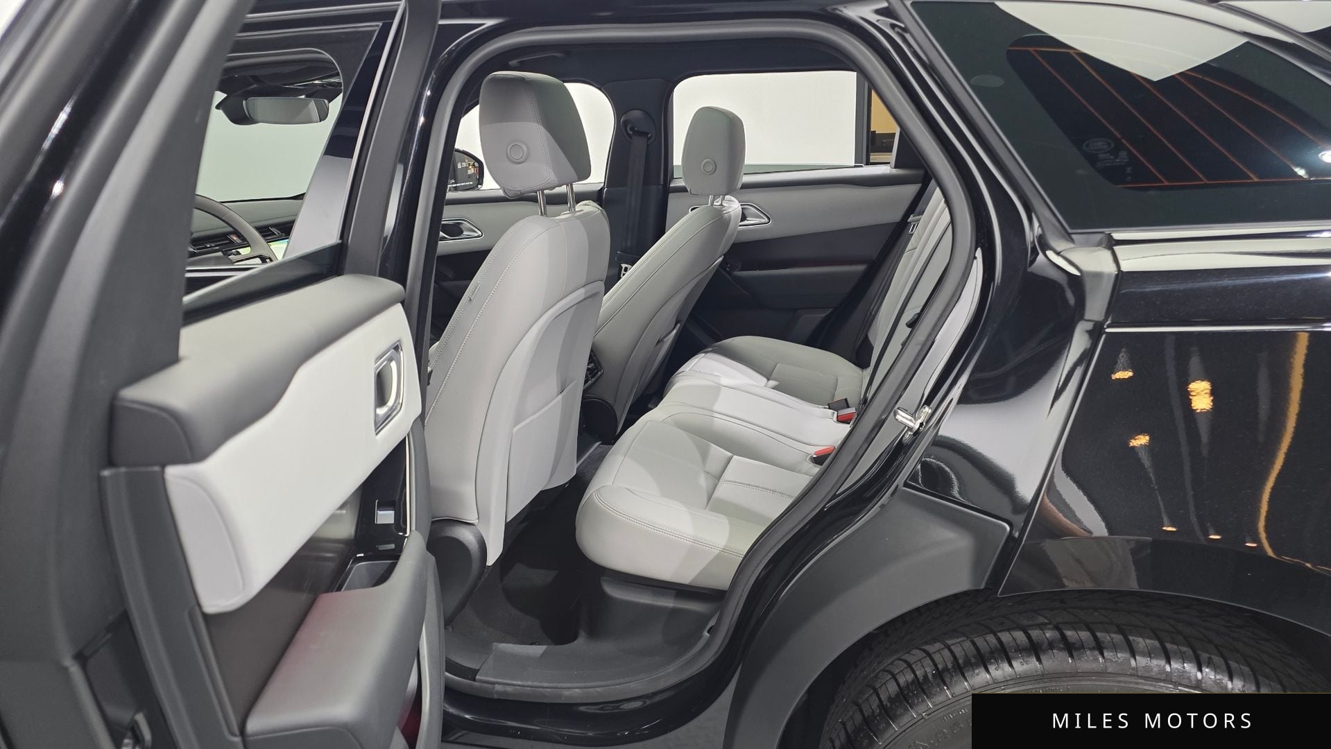Land Rover Range Rover Velar 2026 — миниатюра 11