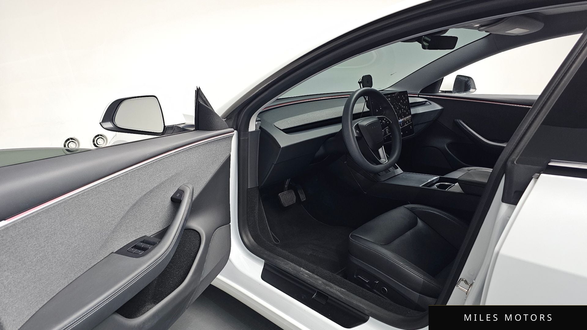 Tesla Model 3 2024 — миниатюра 12