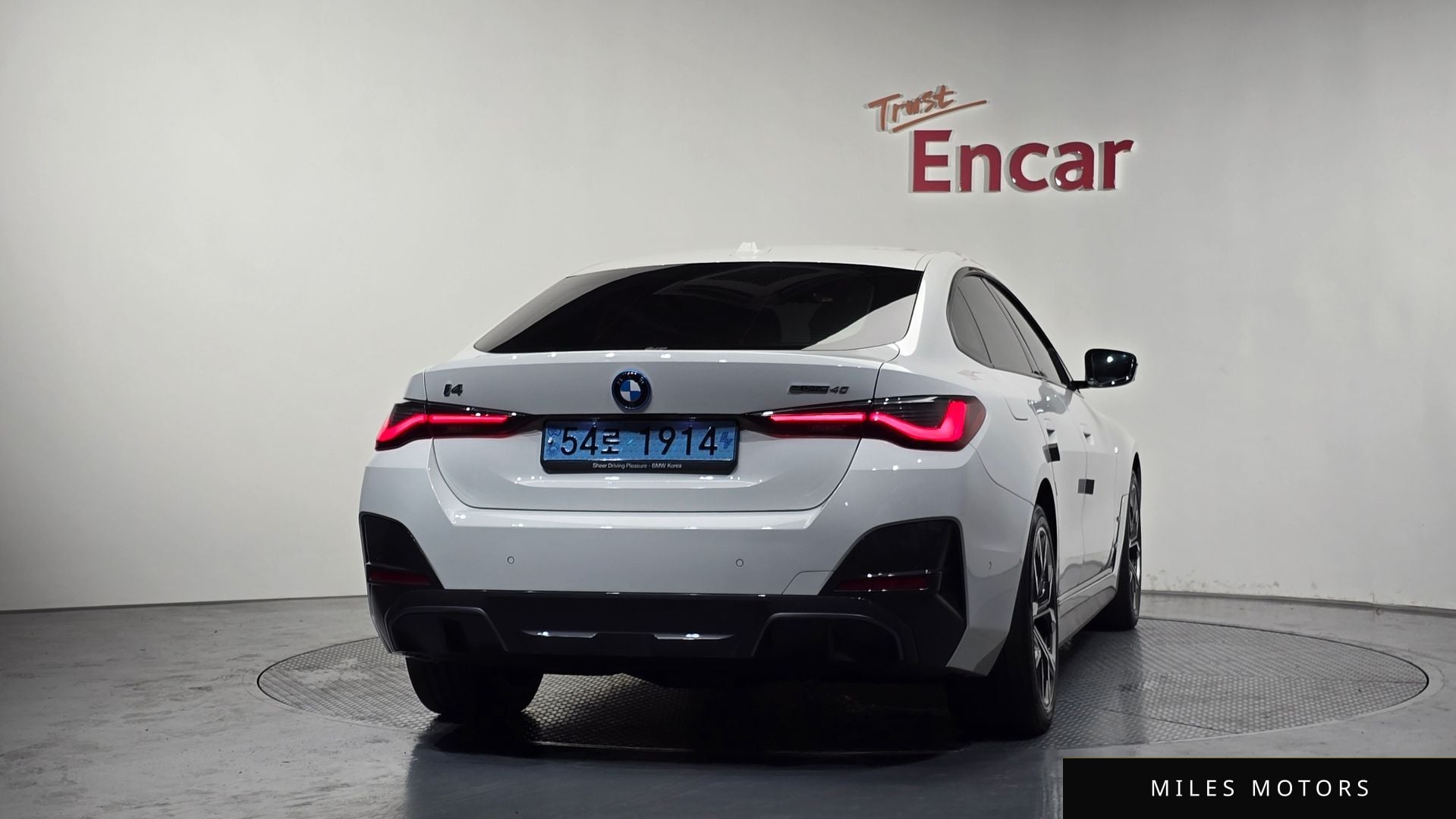 BMW i4 2022 — миниатюра 3
