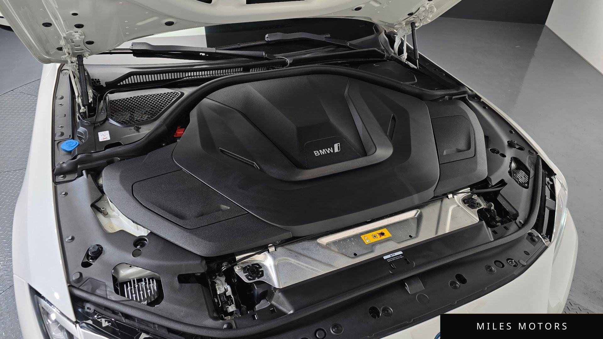 BMW i4 2022 — миниатюра 5