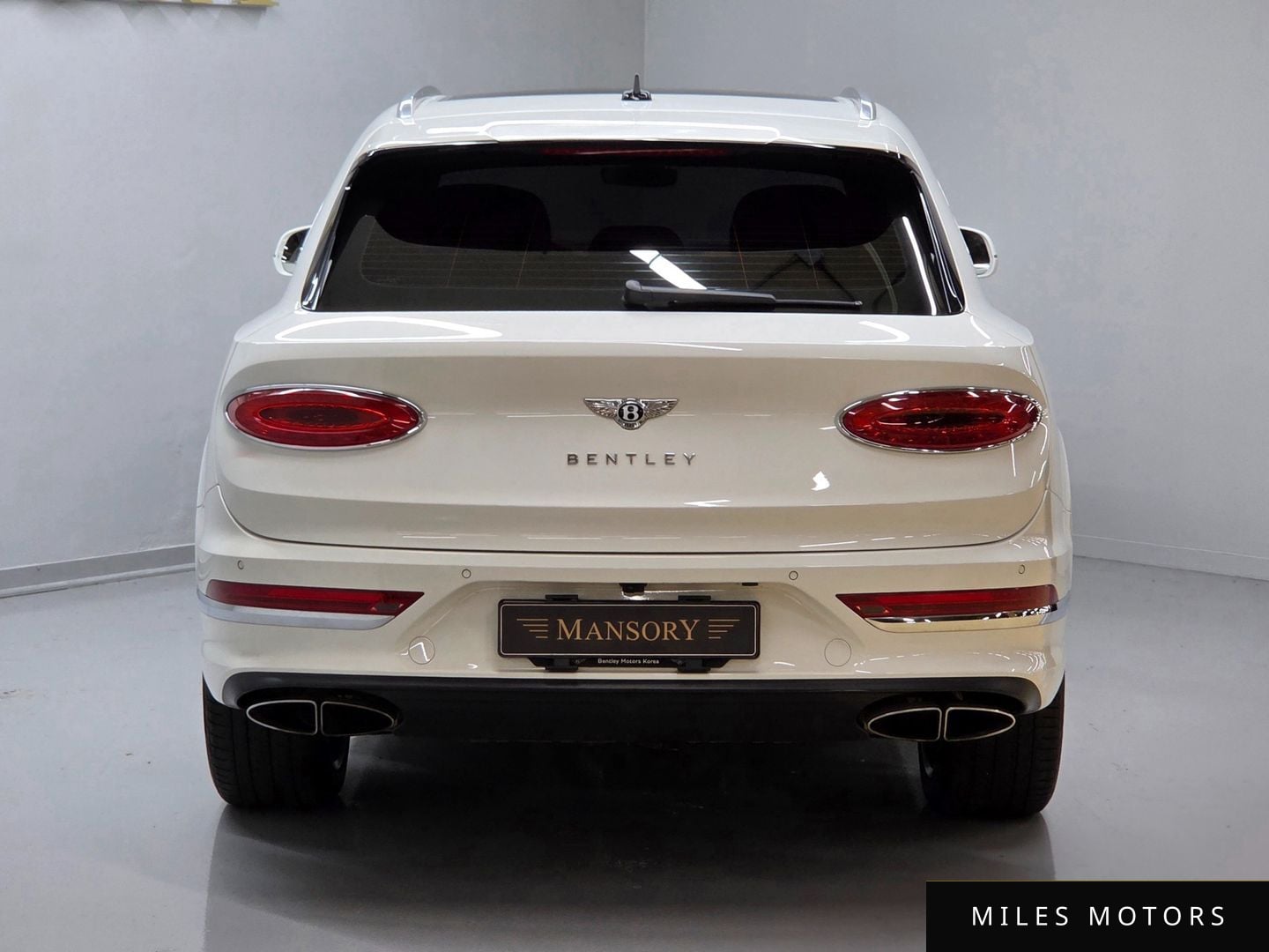 Bentley Bentayga 2023 — миниатюра 4