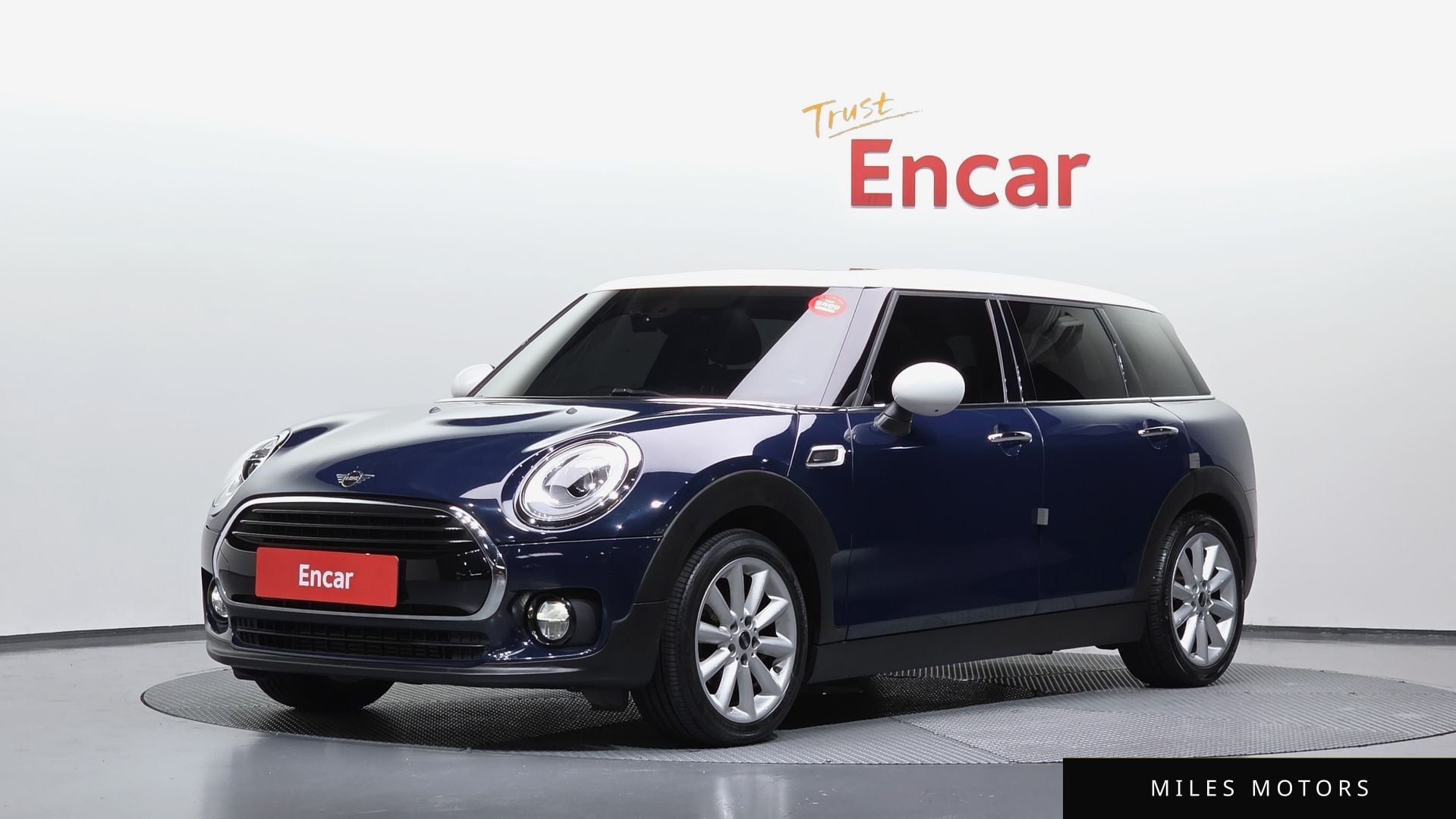 MINI Clubman 2019 — фото 1 из 12