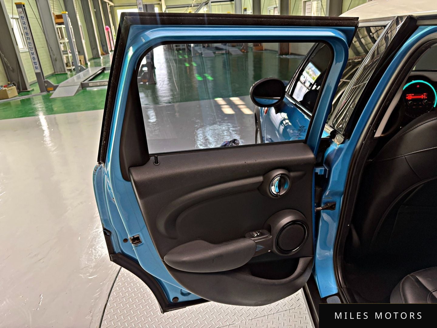MINI Cooper 2017 — миниатюра 11