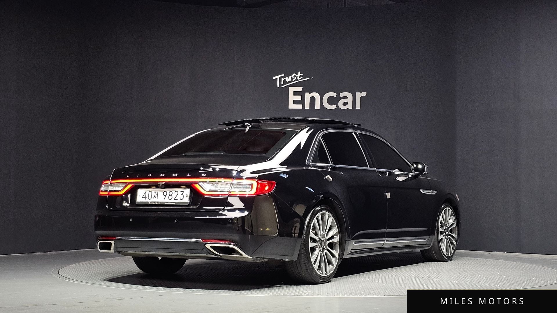 Lincoln Continental 2018 — миниатюра 2
