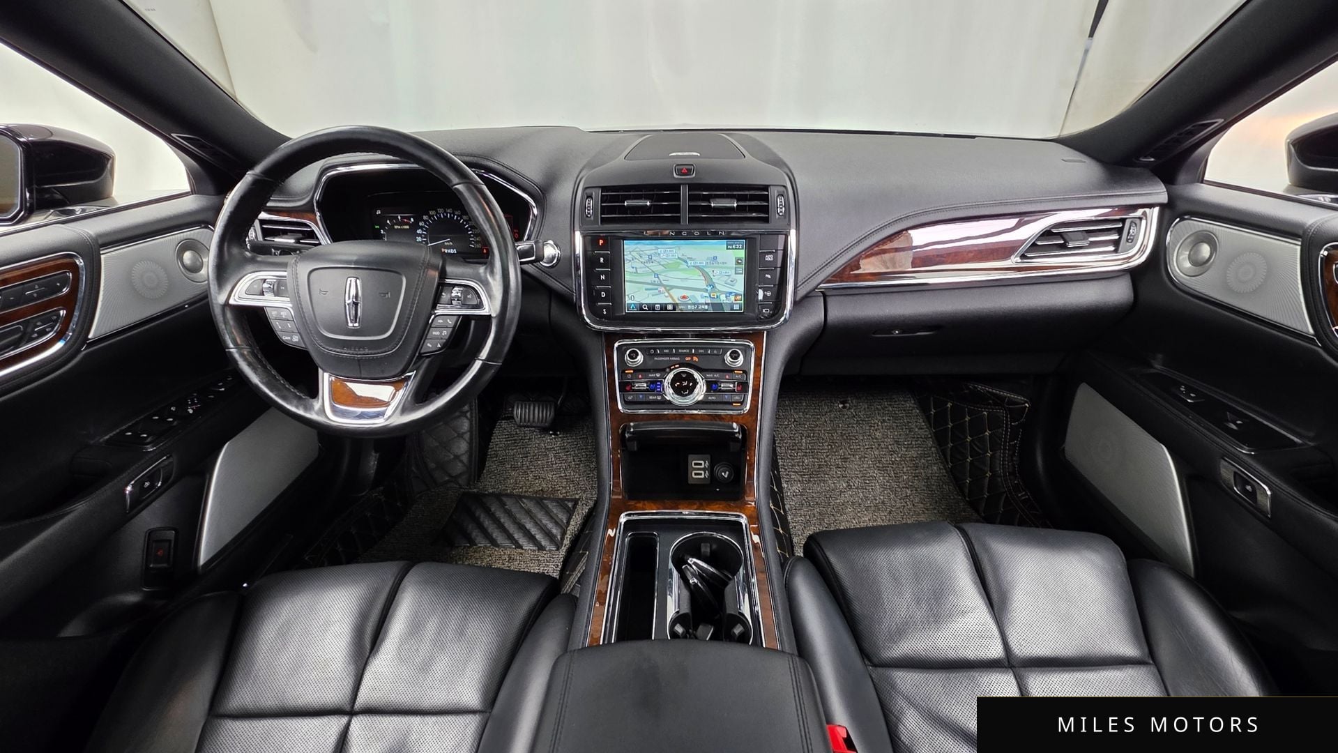 Lincoln Continental 2018 — миниатюра 7