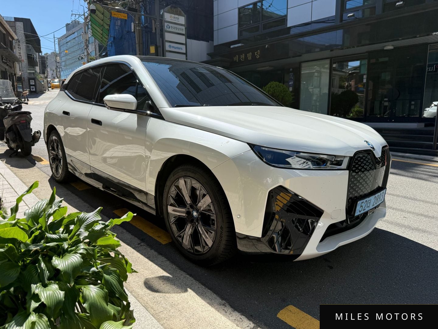 BMW iX 2023 — миниатюра 3