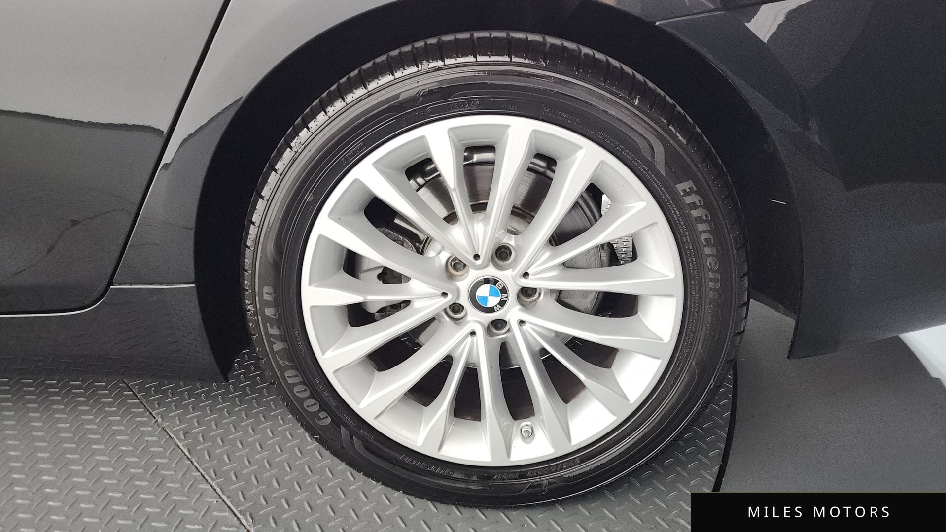 BMW 5 Series (G30) 2021 — миниатюра 7