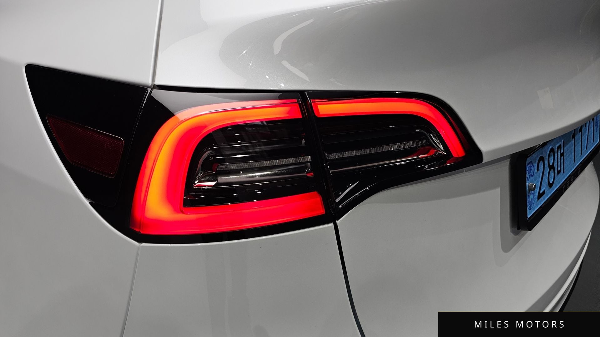 Tesla Model Y 2024 — миниатюра 8