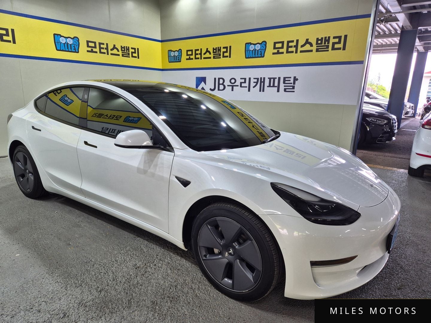 Tesla Model 3 2022 — миниатюра 3