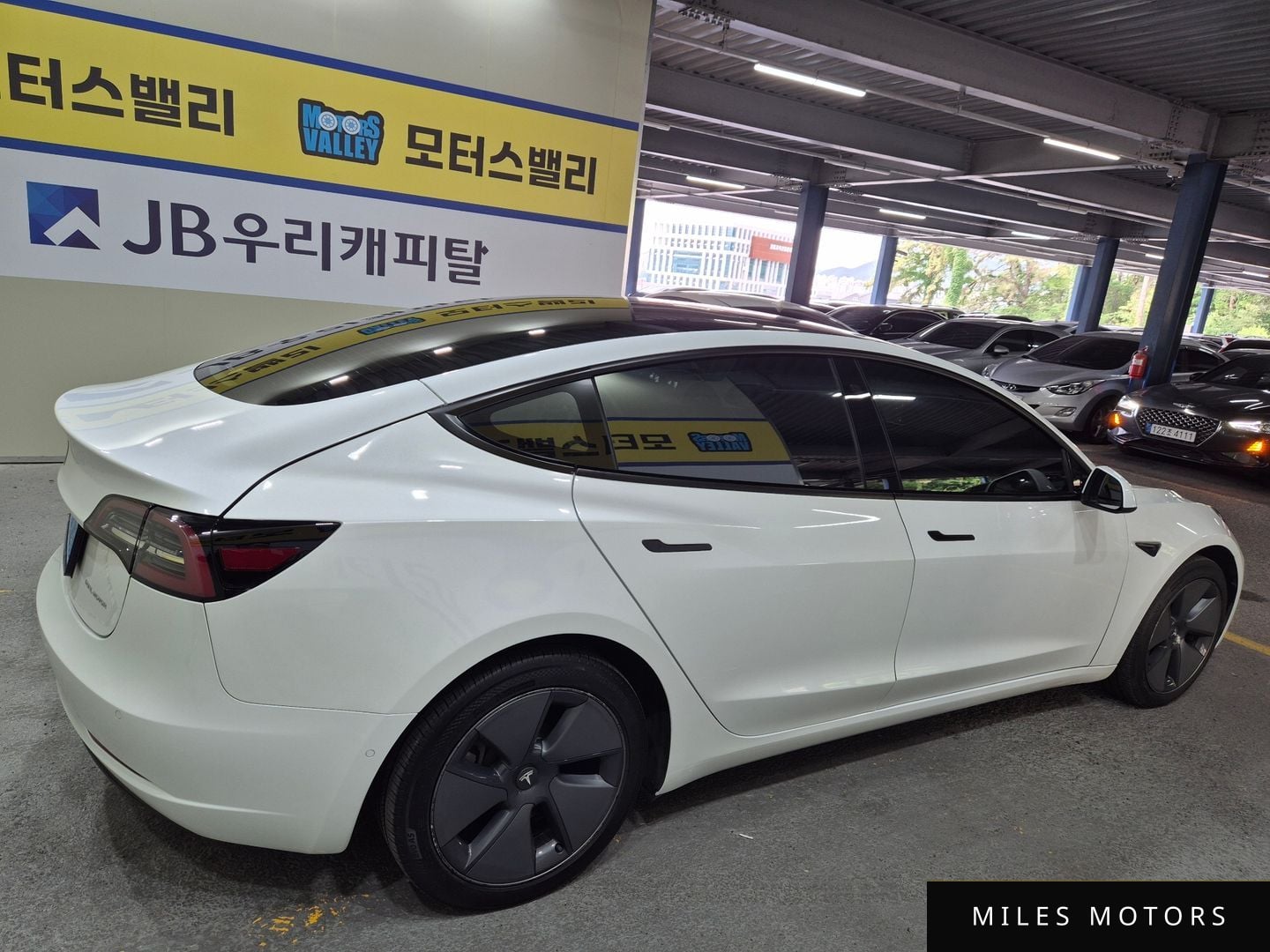 Tesla Model 3 2022 — миниатюра 4