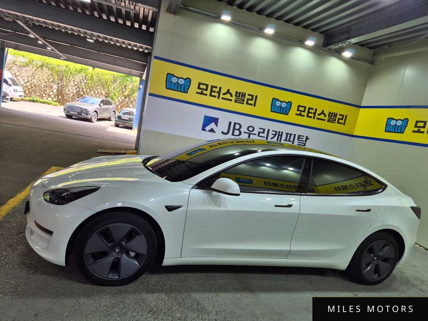 Tesla Model 3 2022 — миниатюра 8