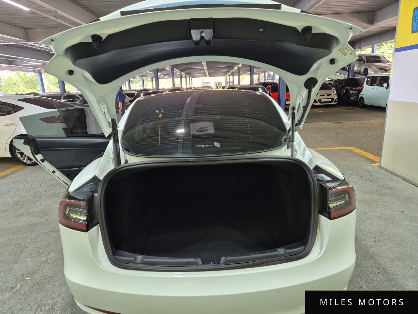 Tesla Model 3 2022 — миниатюра 12