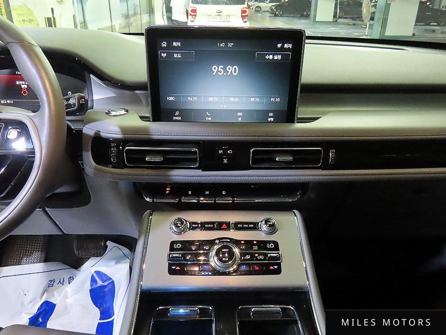 Lincoln Aviator 2020 — миниатюра 11