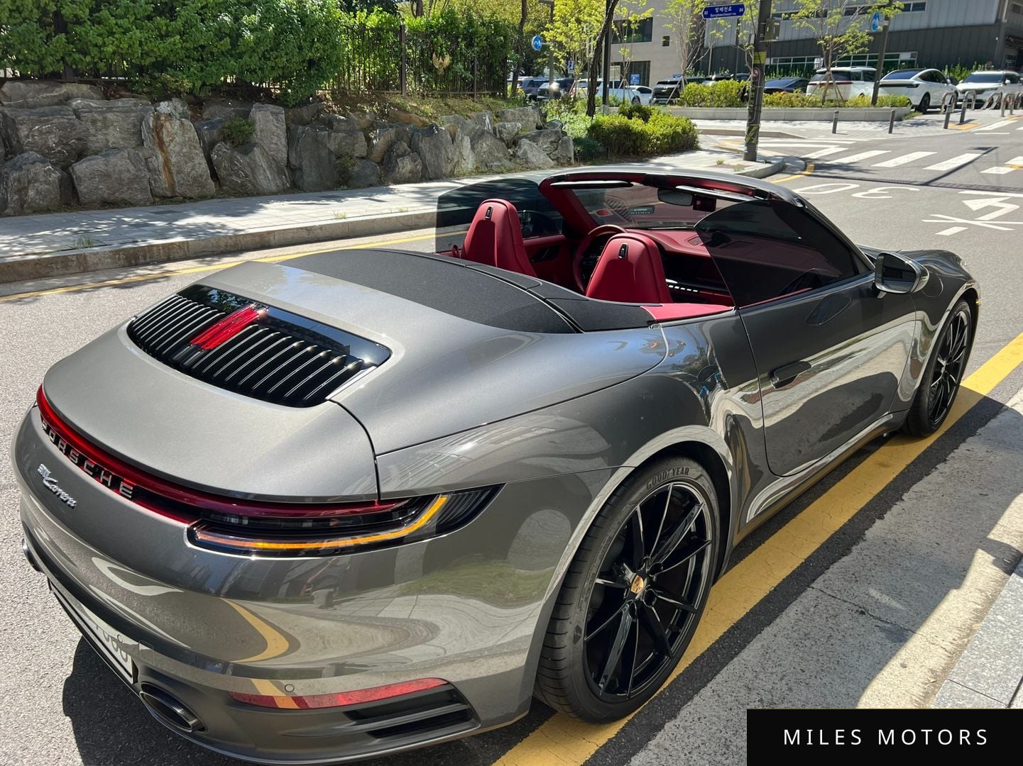Porsche 911 (992) 2024 — миниатюра 2