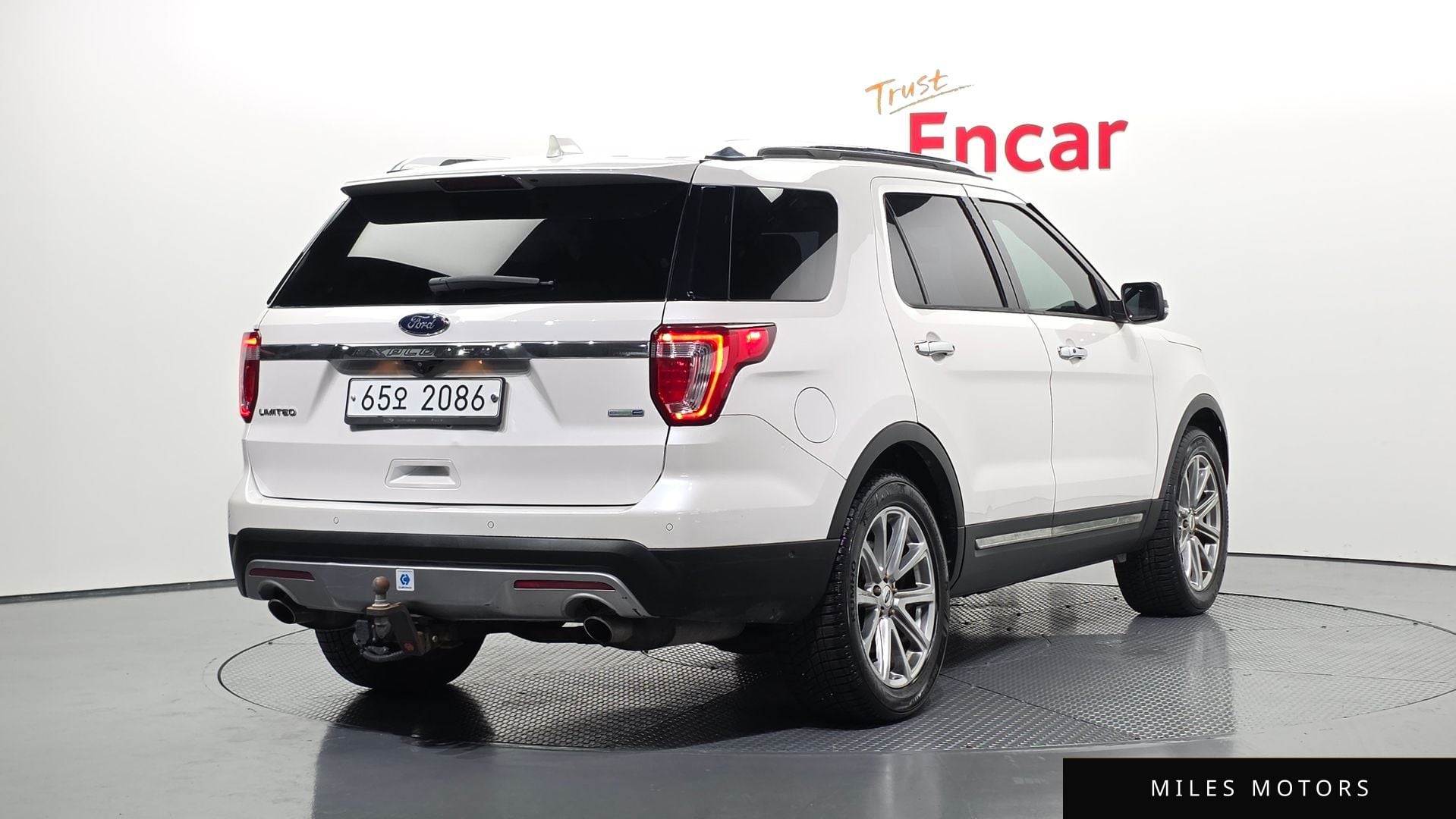 Ford Explorer 2017 — миниатюра 2
