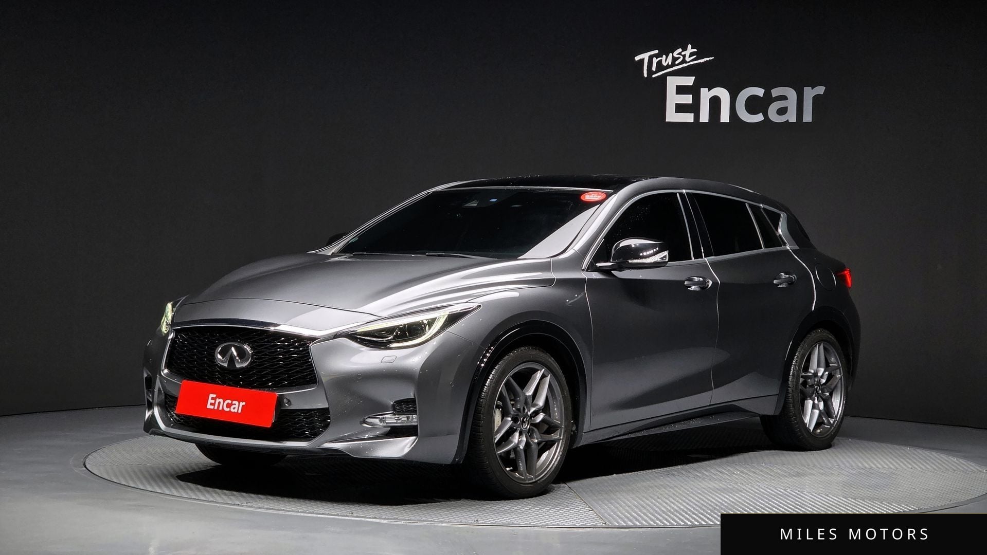 Infiniti Q30 2019 — фото 1 из 12