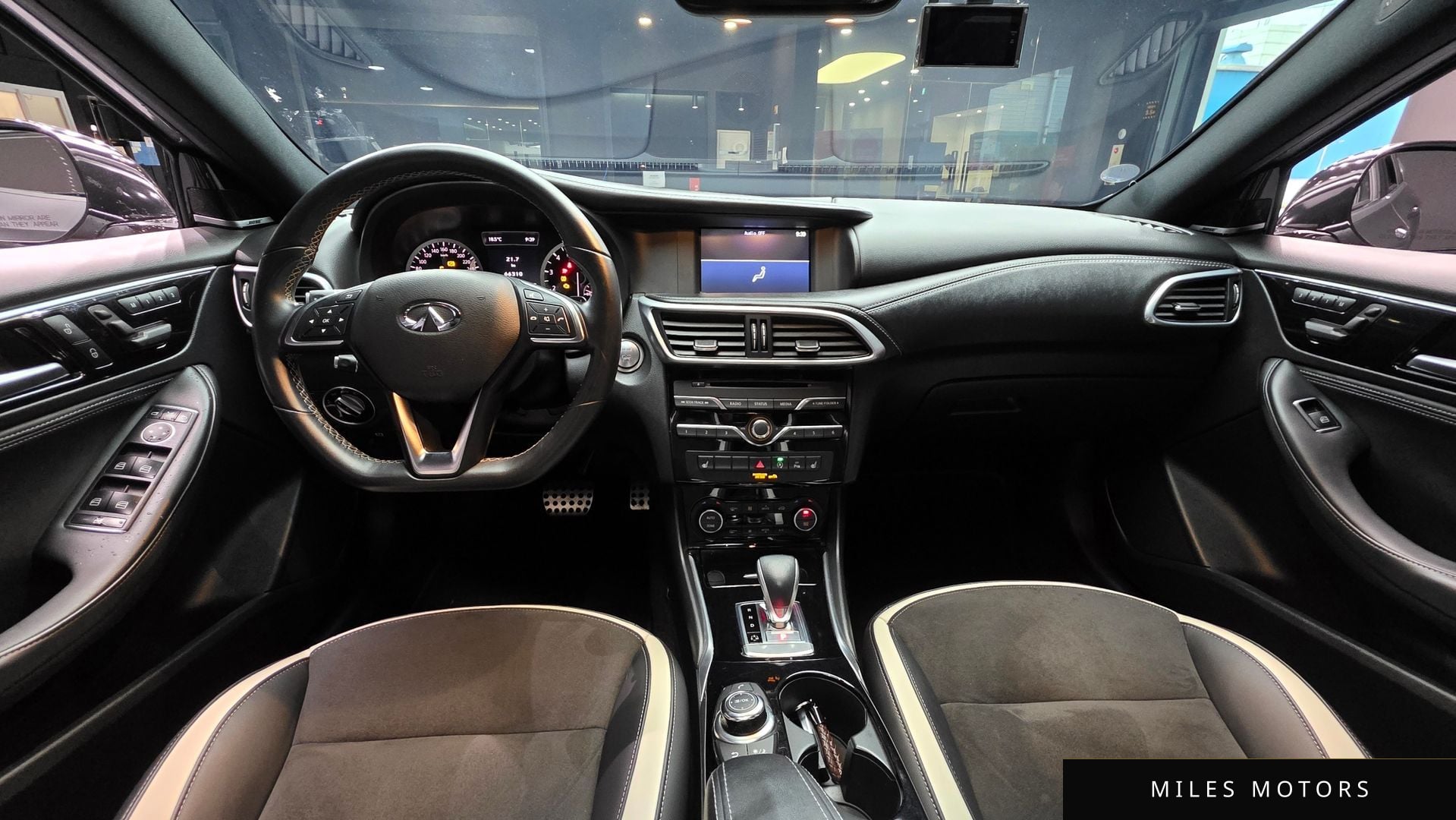 Infiniti Q30 2019 — миниатюра 10