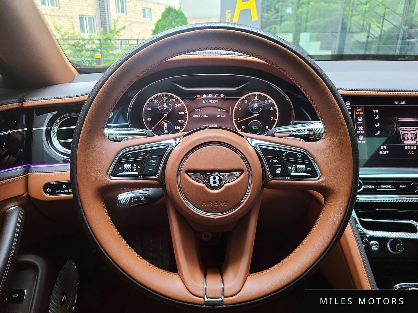 Bentley Flying Spur 2021 — миниатюра 7