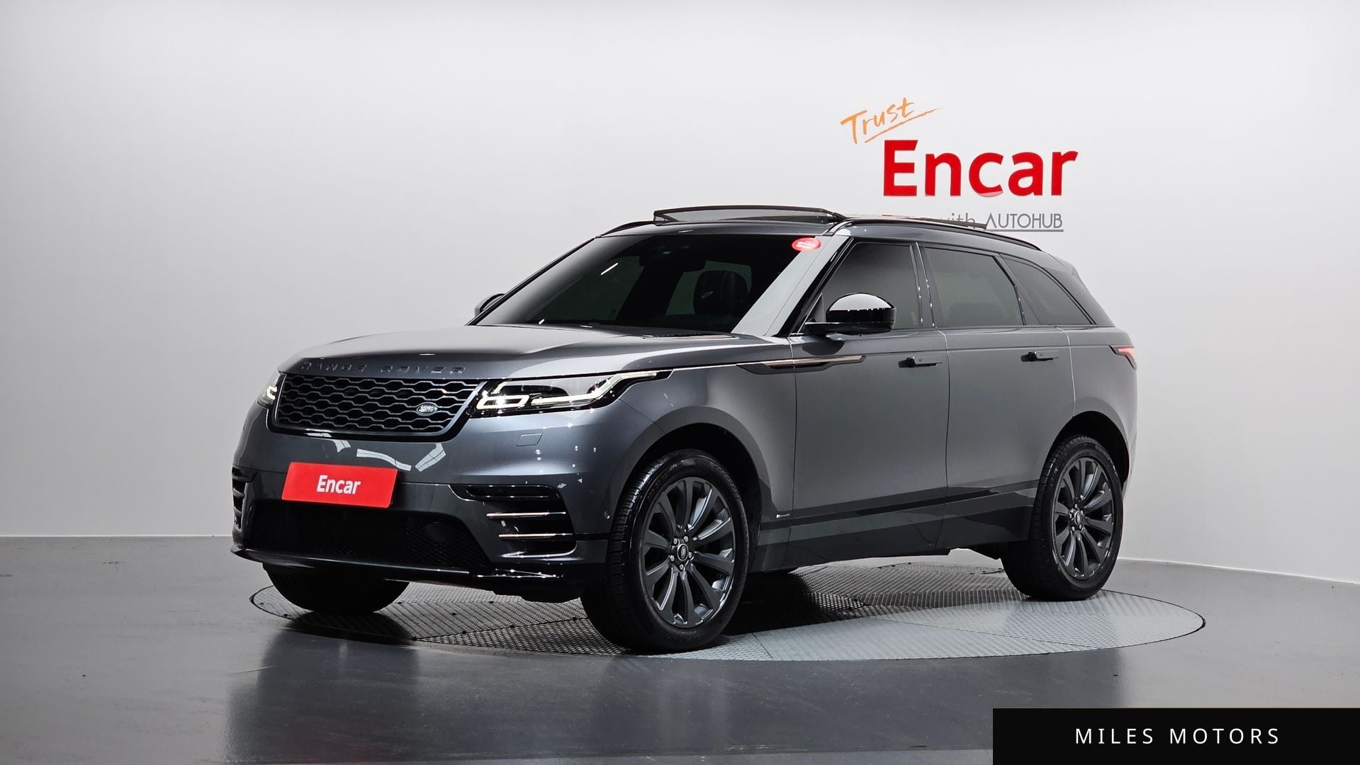 Land Rover Range Rover Velar 2019 — фото 1 из 12