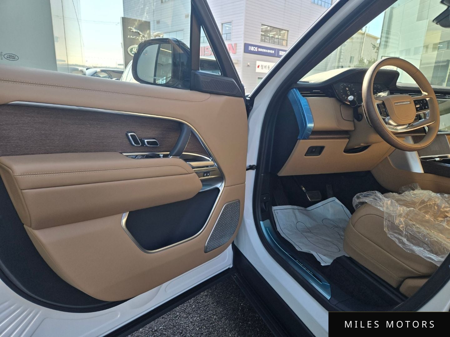 Land Rover Range Rover 2025 — миниатюра 8