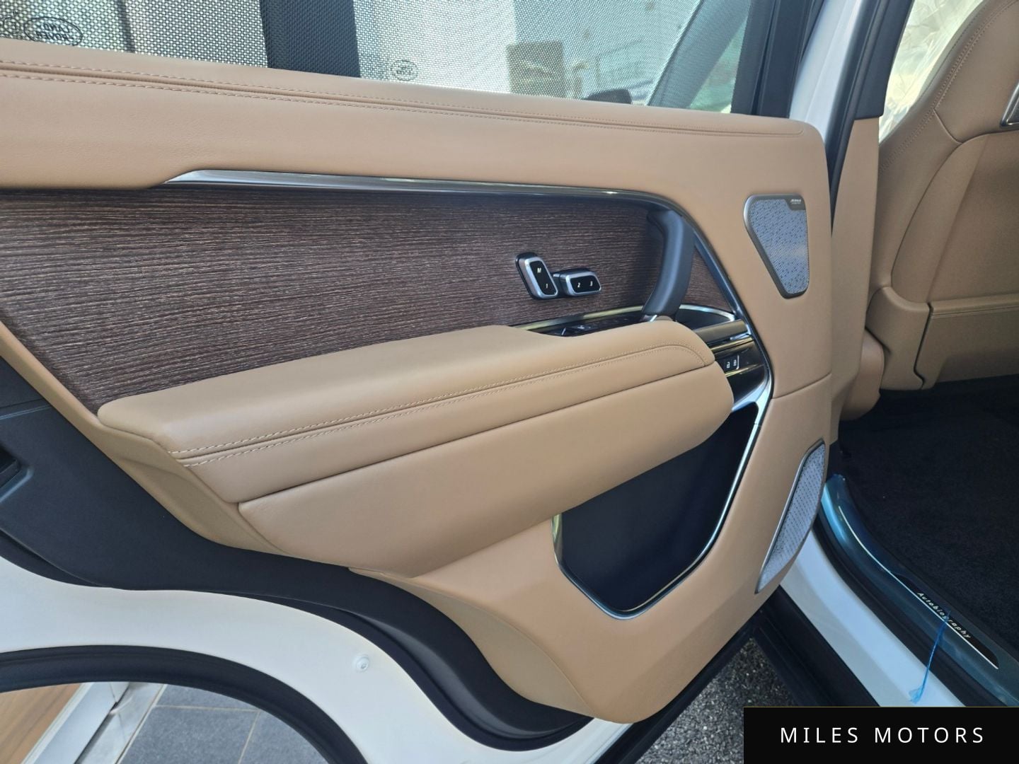 Land Rover Range Rover 2025 — миниатюра 10