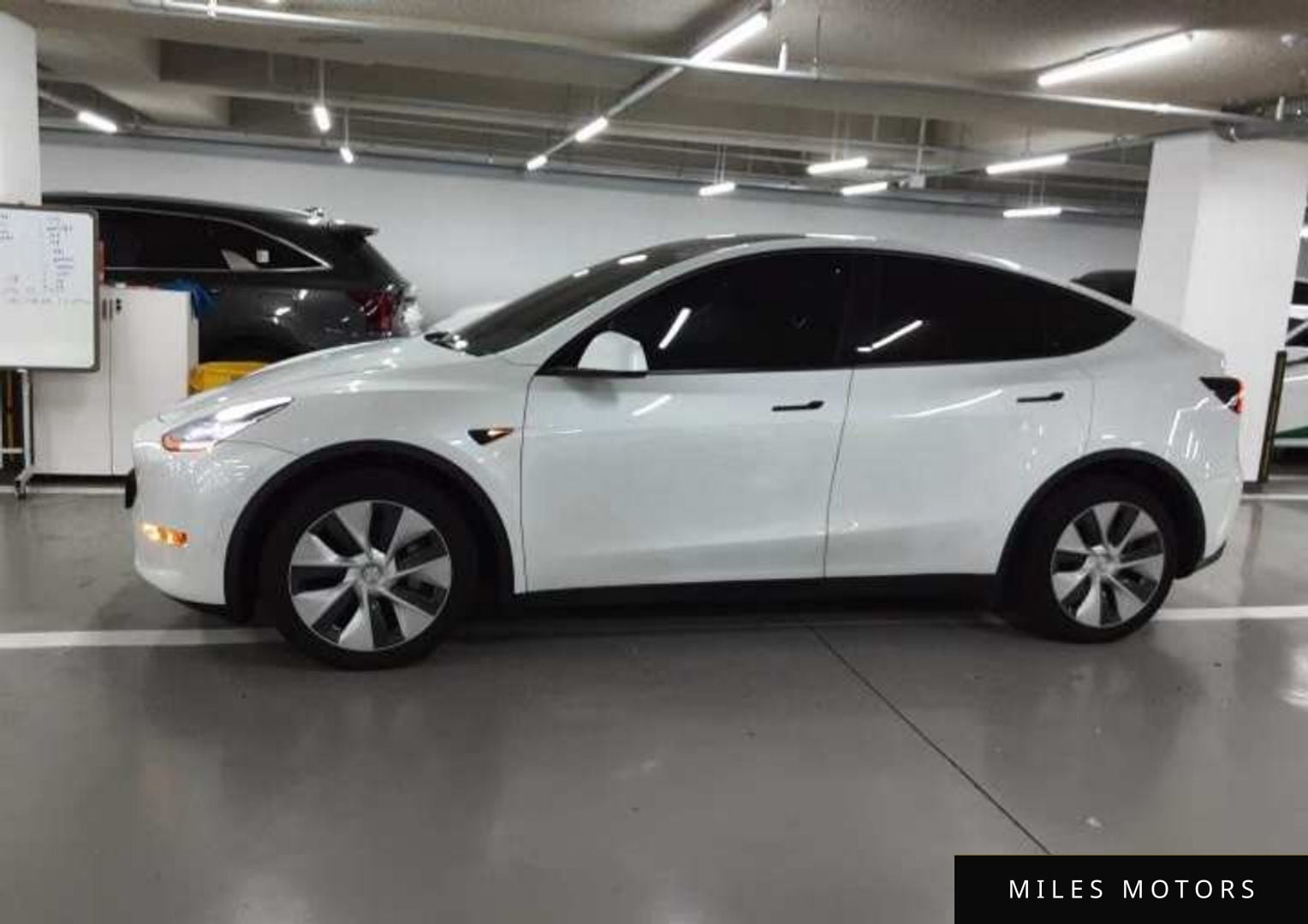 Tesla Model Y 2022 — миниатюра 5
