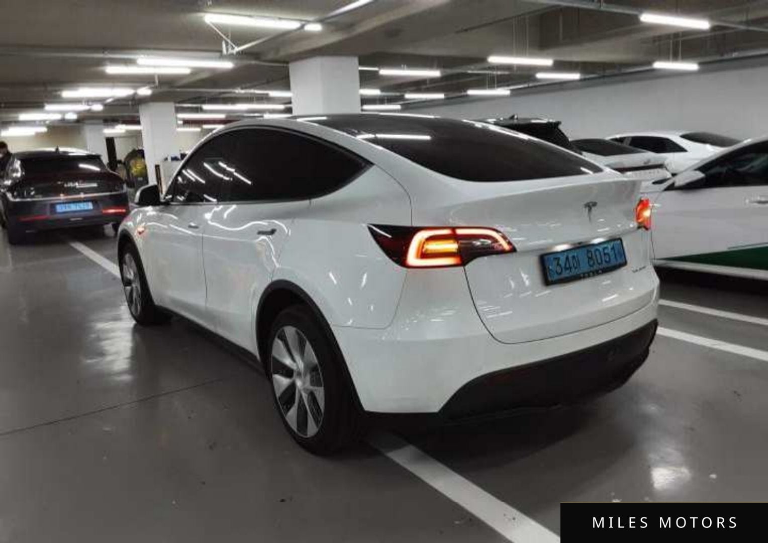 Tesla Model Y 2022 — миниатюра 10