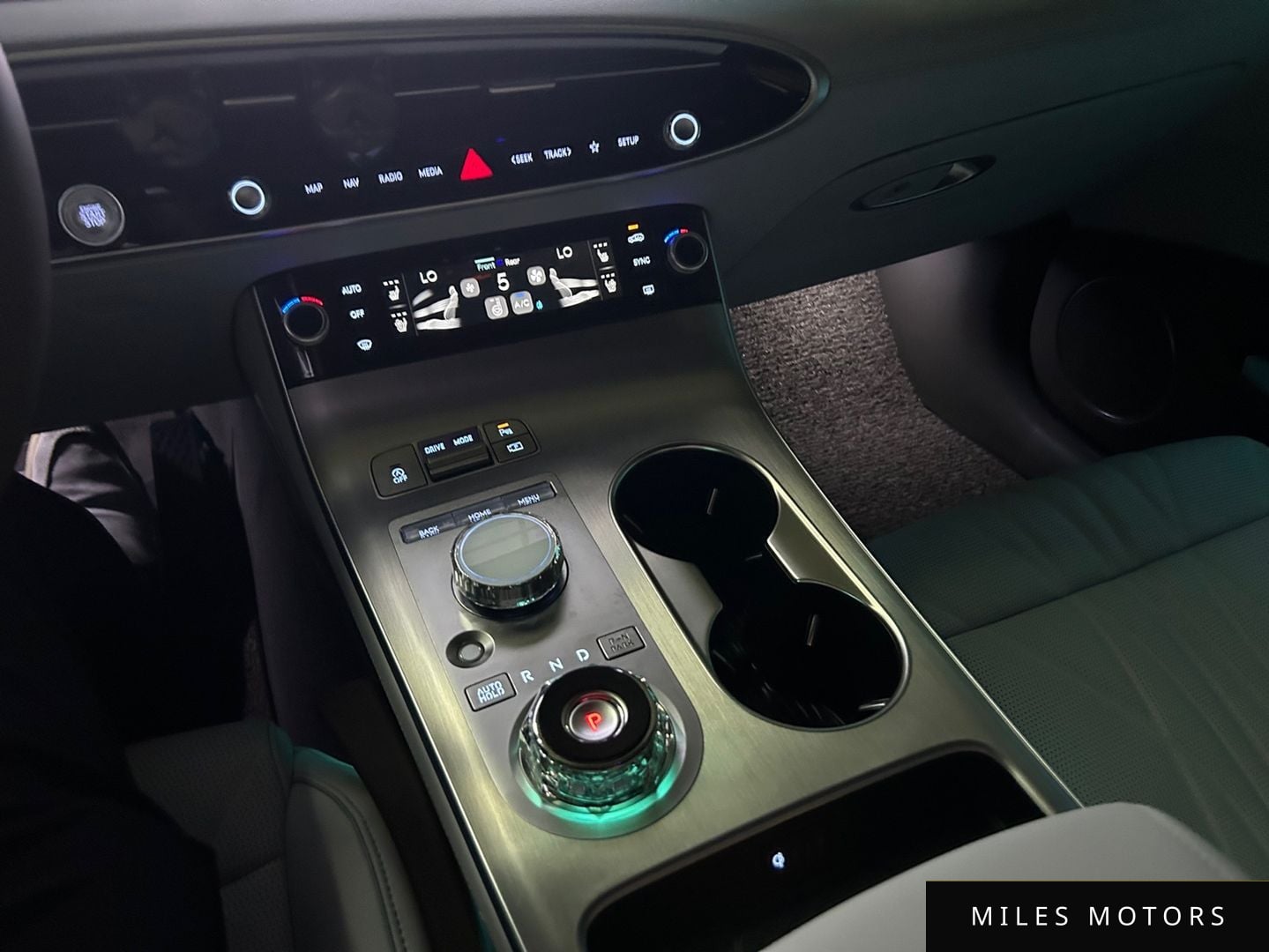 Genesis GV70 2025 — миниатюра 9