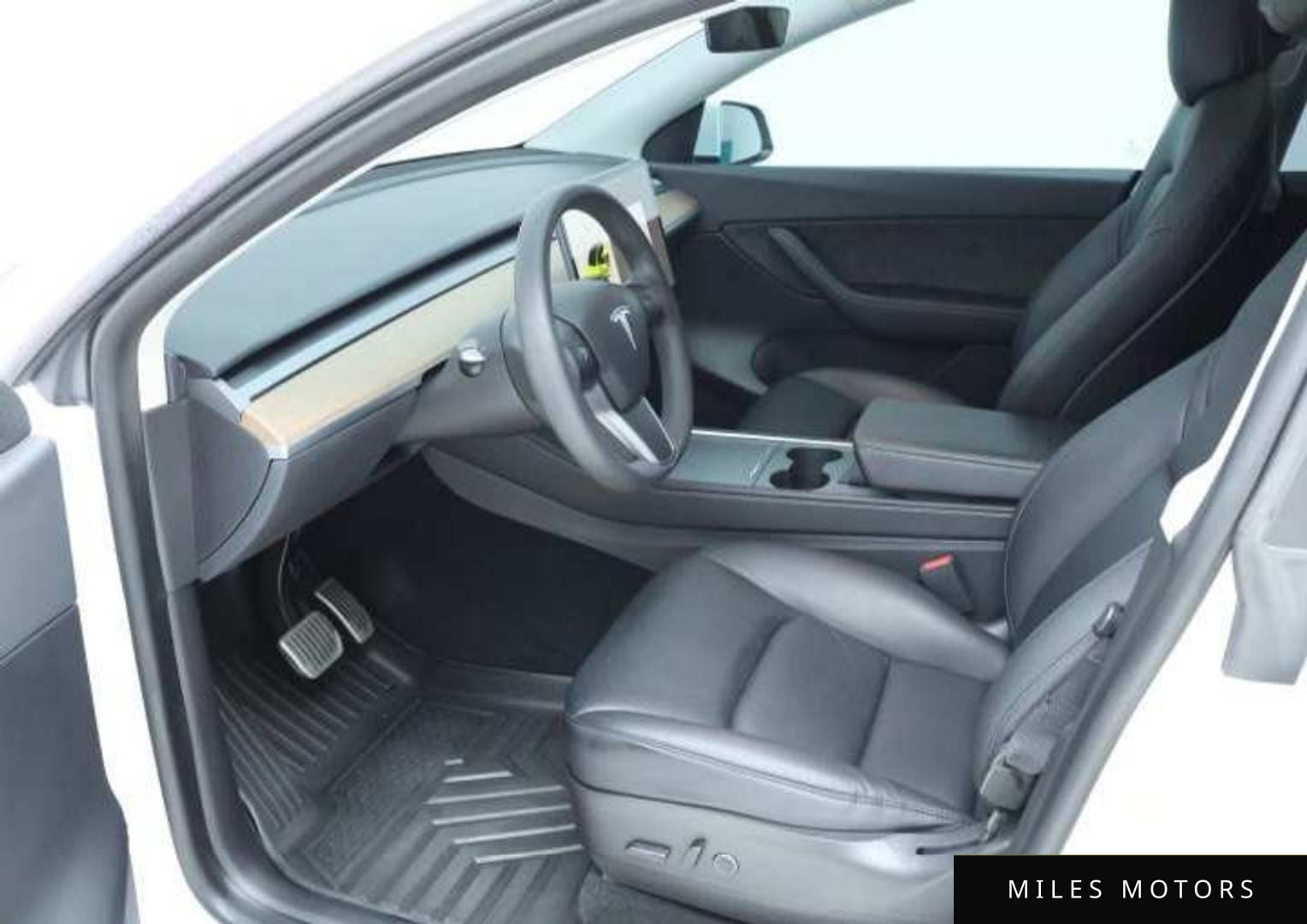 Tesla Model Y 2022 — миниатюра 4