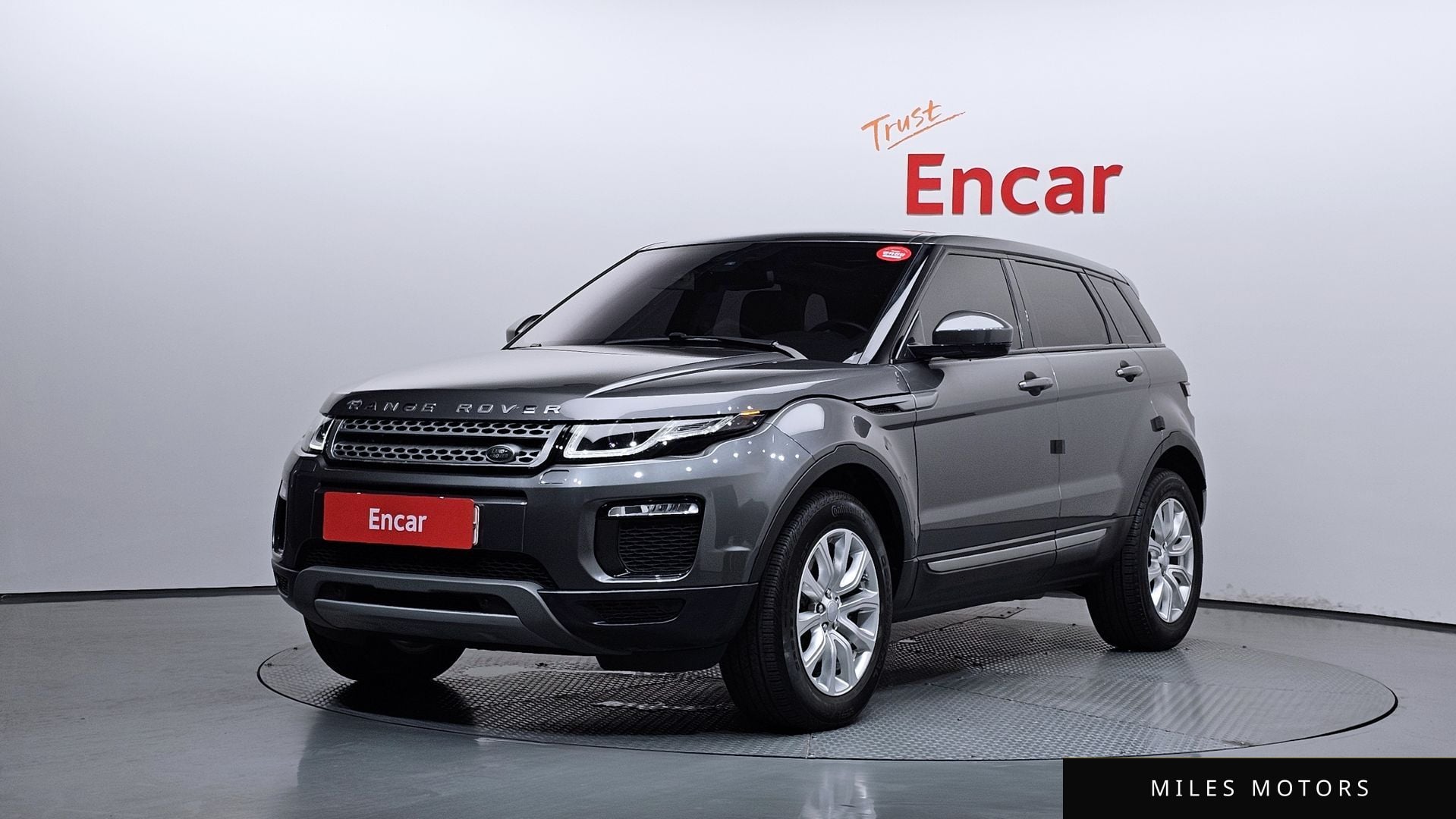 Land Rover Range Rover Evoque 2019 — фото 1 из 12