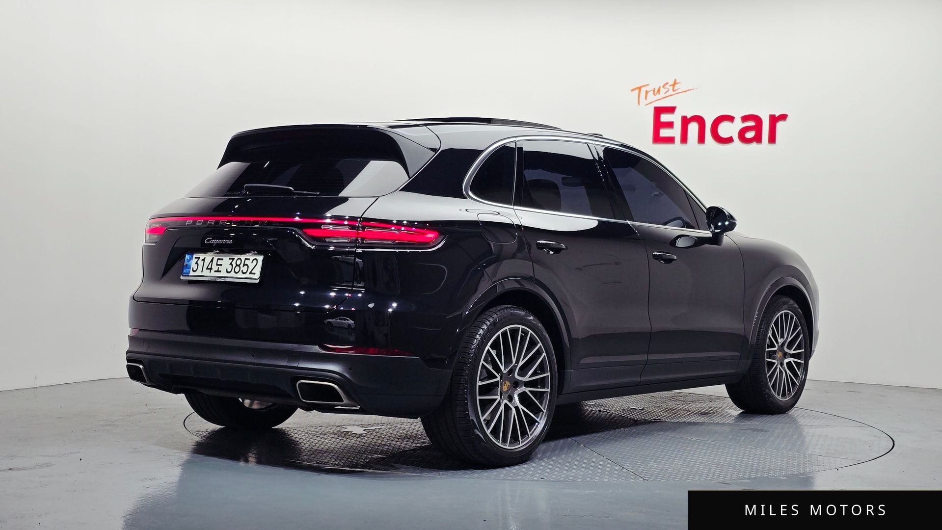 Porsche Cayenne 2022 — миниатюра 2