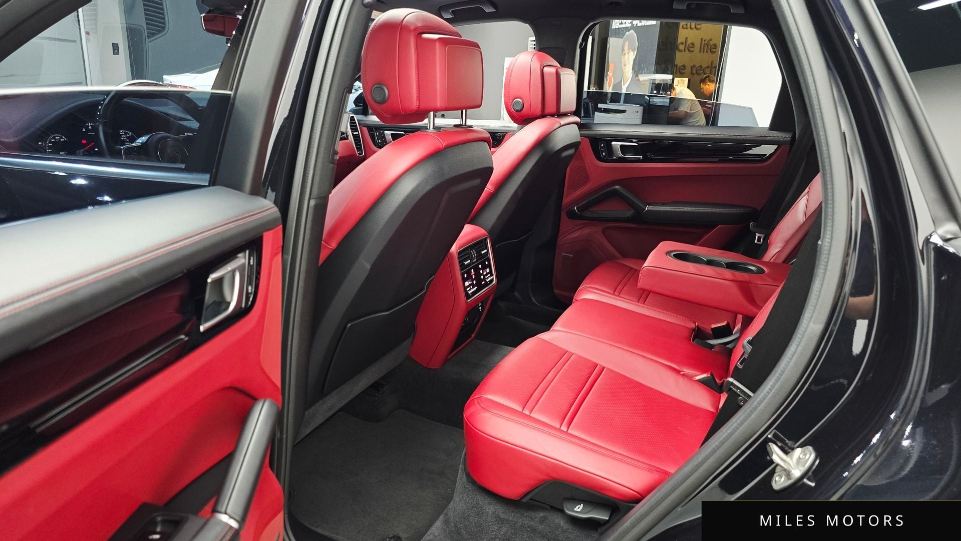 Porsche Cayenne 2022 — миниатюра 11