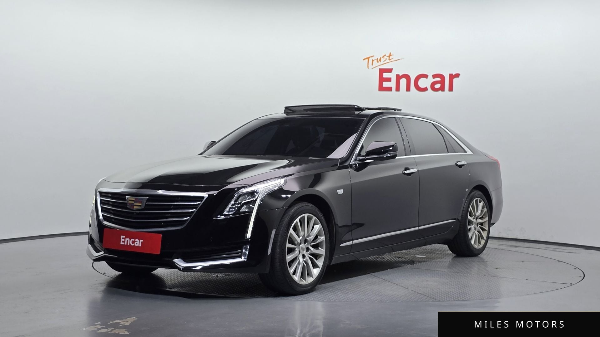 Cadillac CT6 2017 — фото 1 из 12