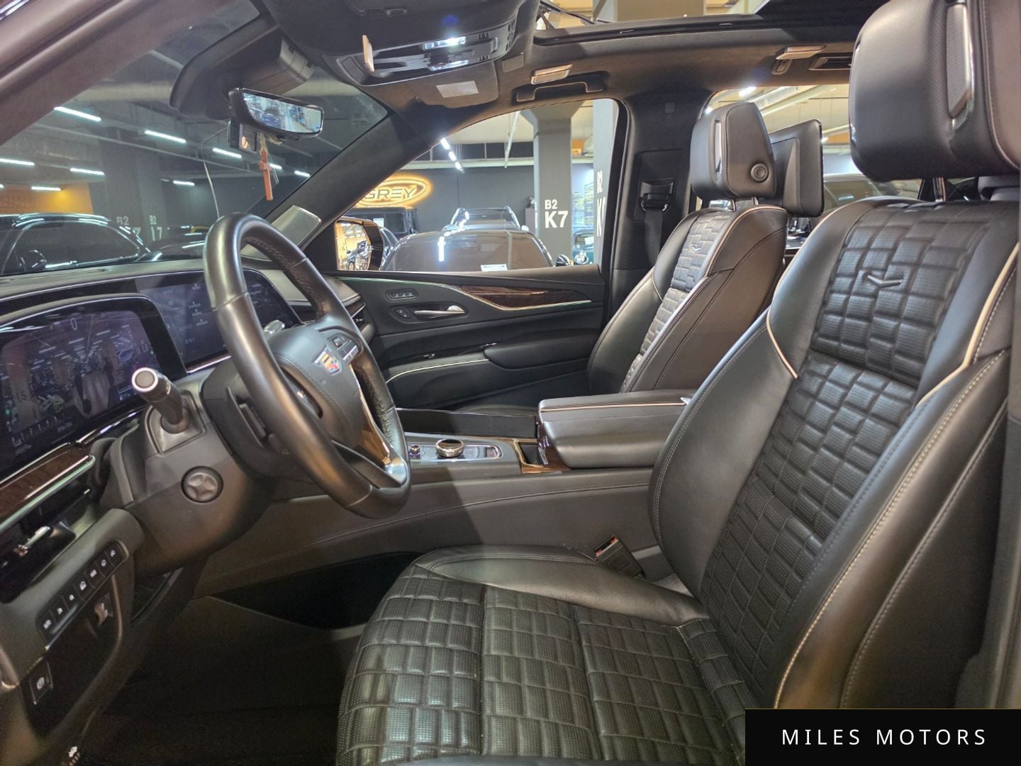 Cadillac Escalade 2022 — миниатюра 9